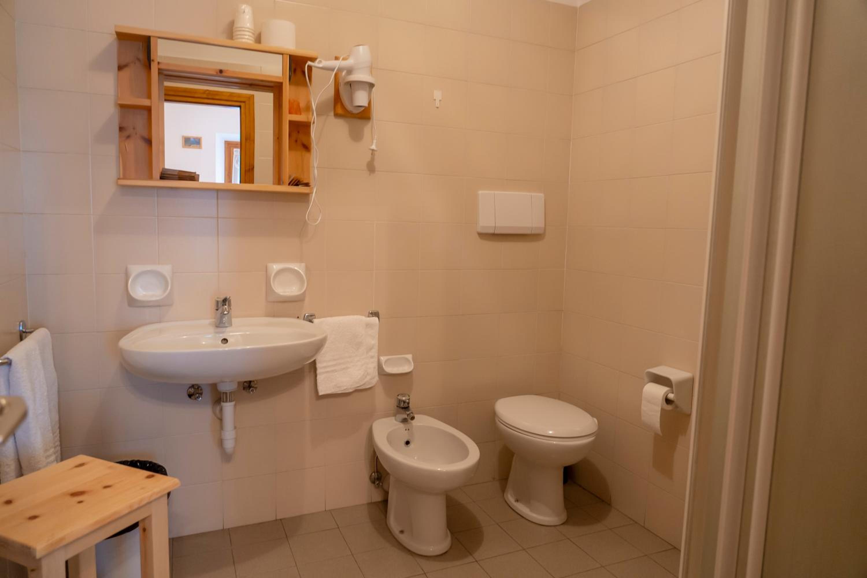Double Room - Photo 14