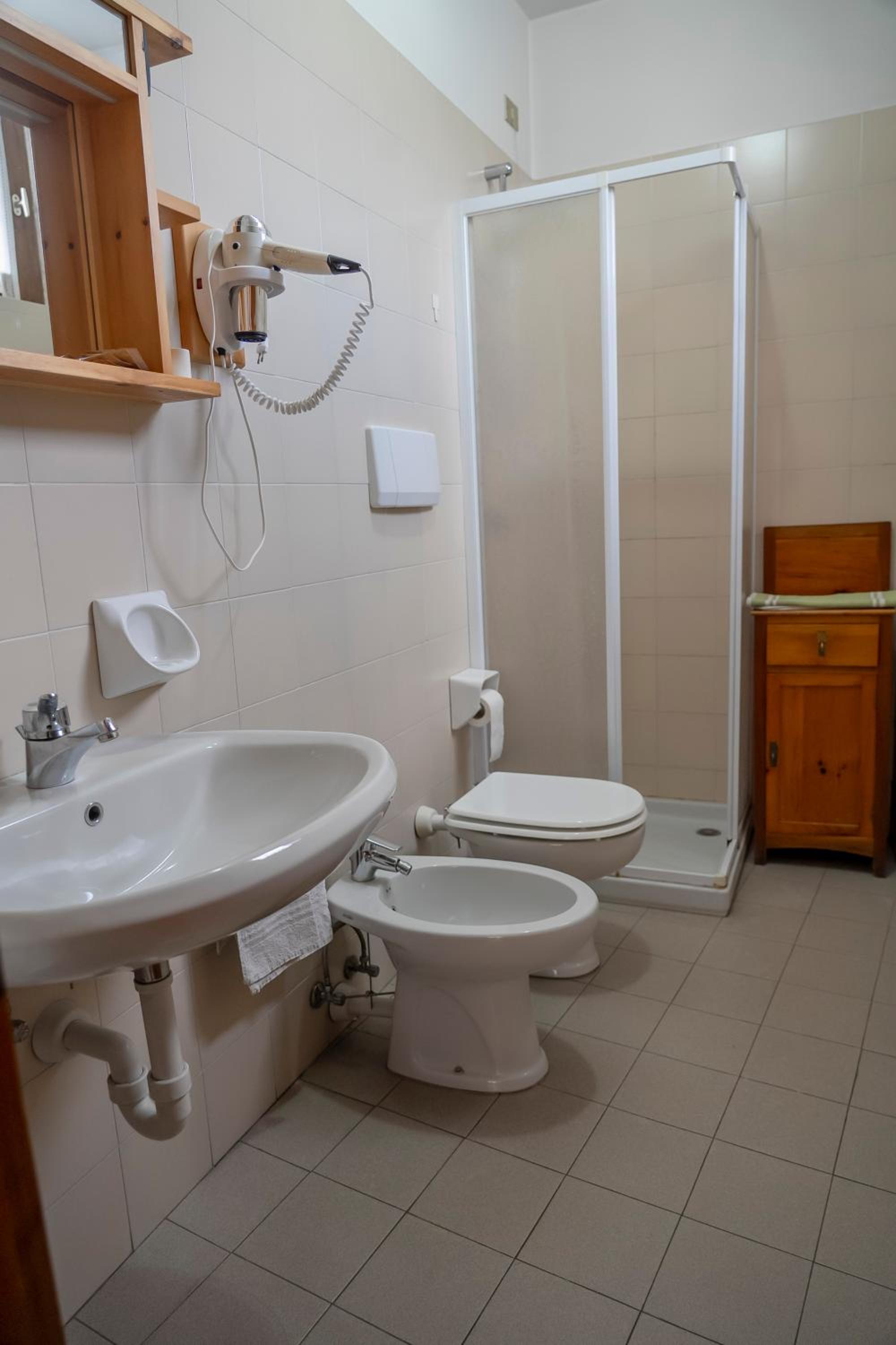 Double Room - Photo 13