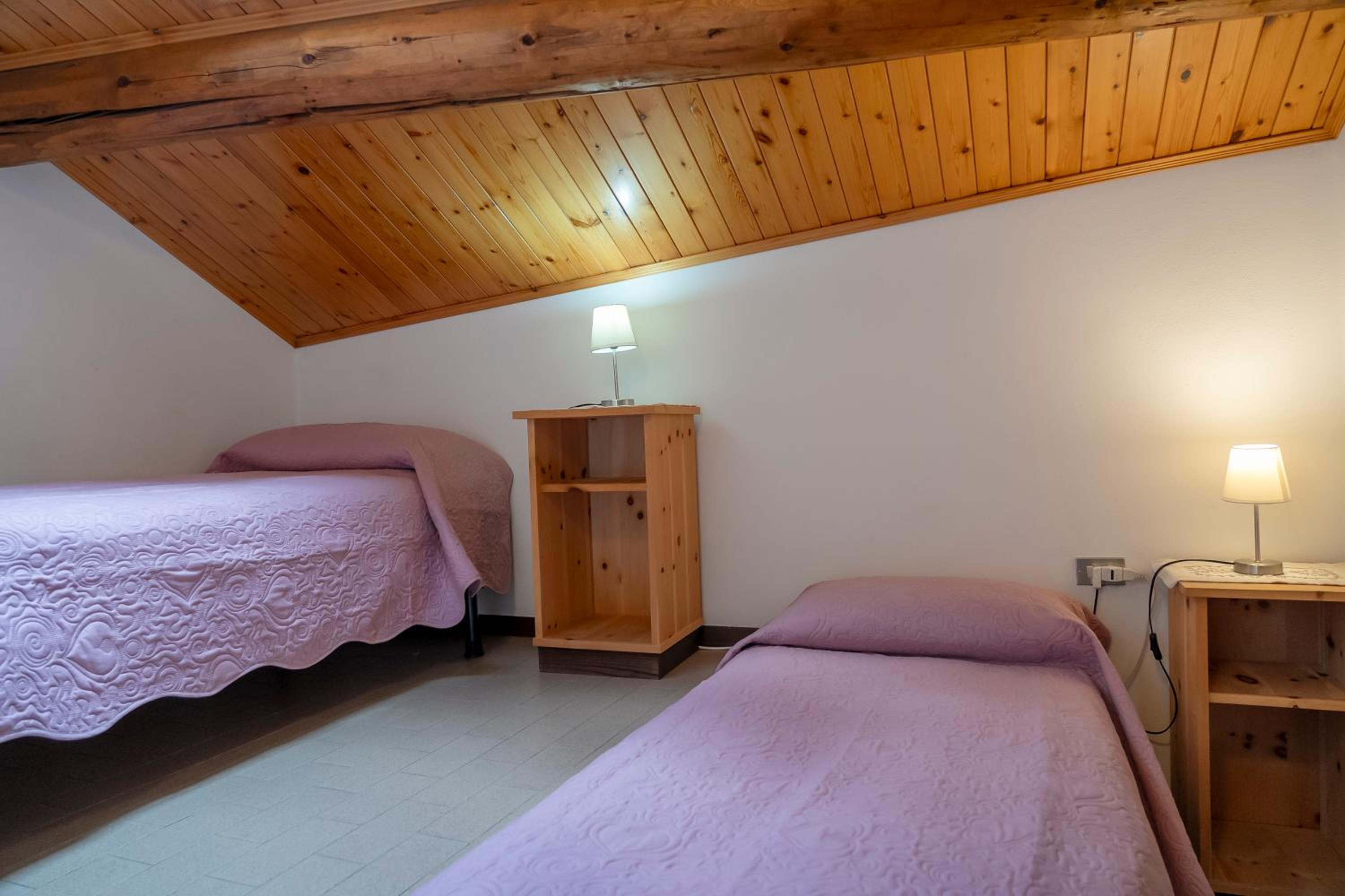 Twin Room - Photo 6