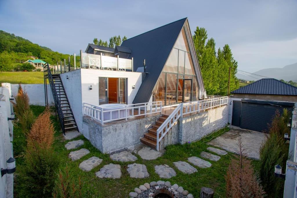 Three-Bedroom House photo 1