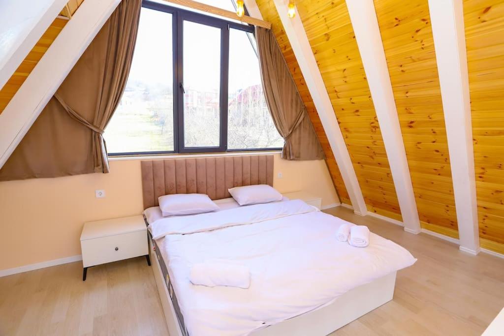 Three-Bedroom House photo 2