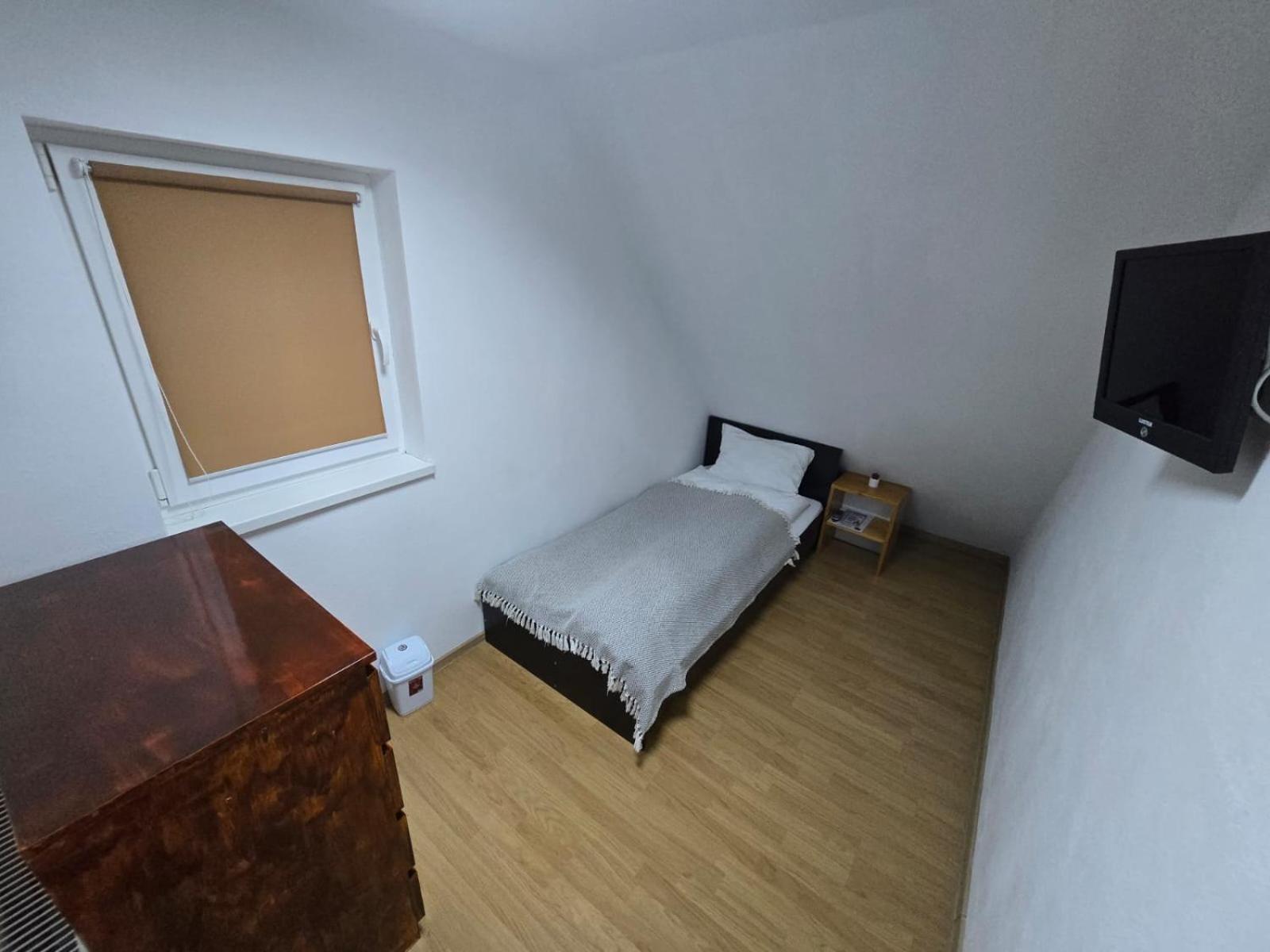 Single Room with Shared Bathroom photo 1