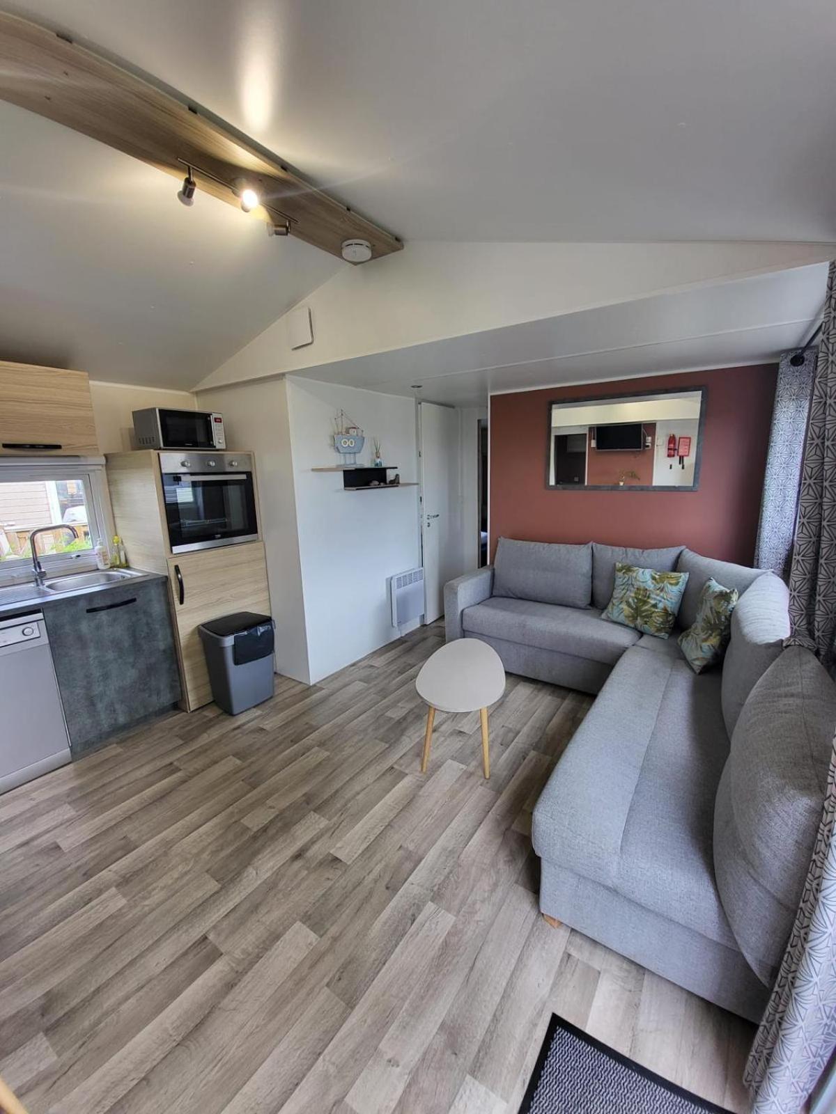 Three-Bedroom Apartment photo 2