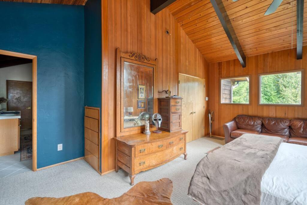 Seven-Bedroom House photo 1