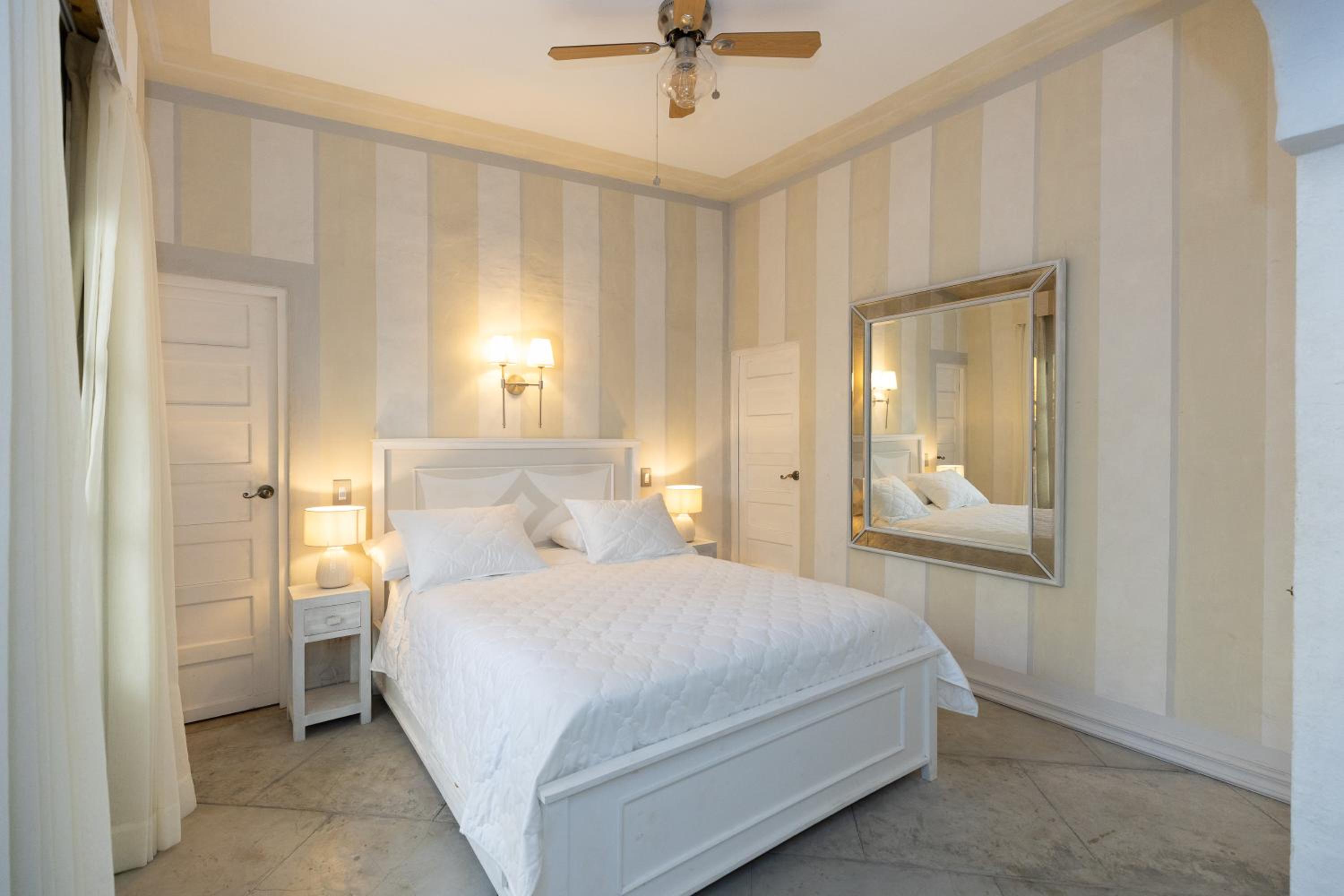 Canary Diamond Suite