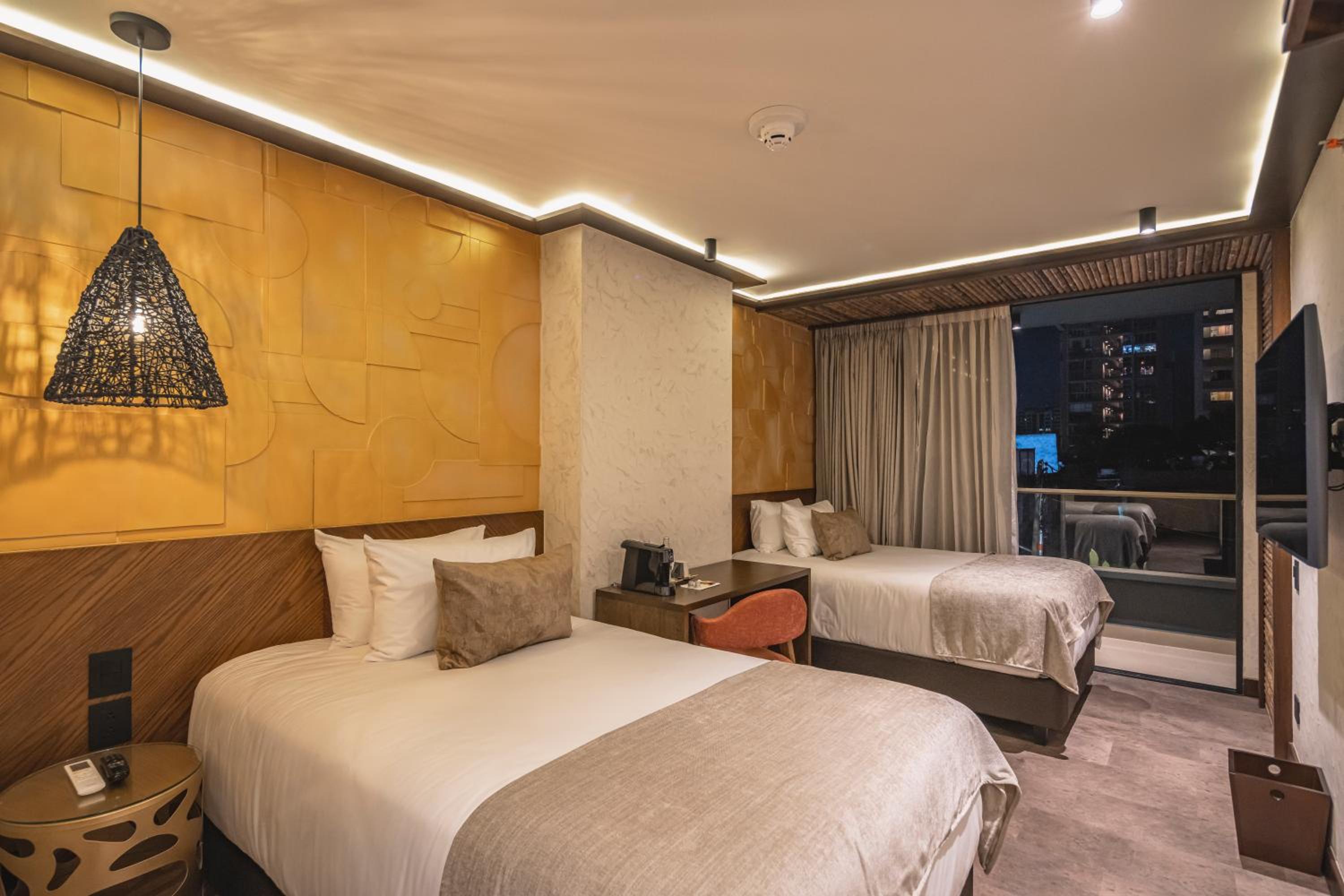 Standard Double Suite