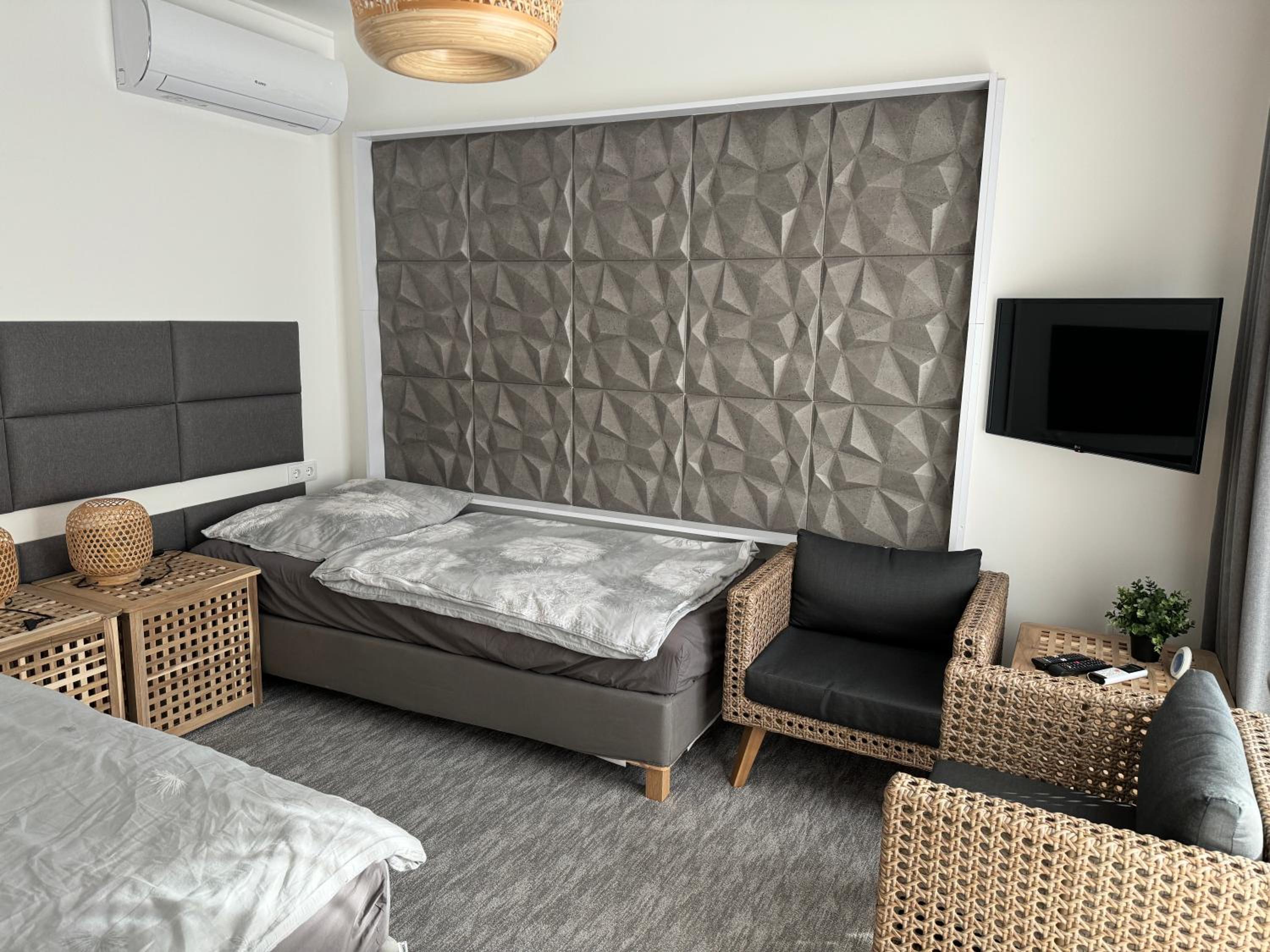 Twin Room with Pool View photo 3