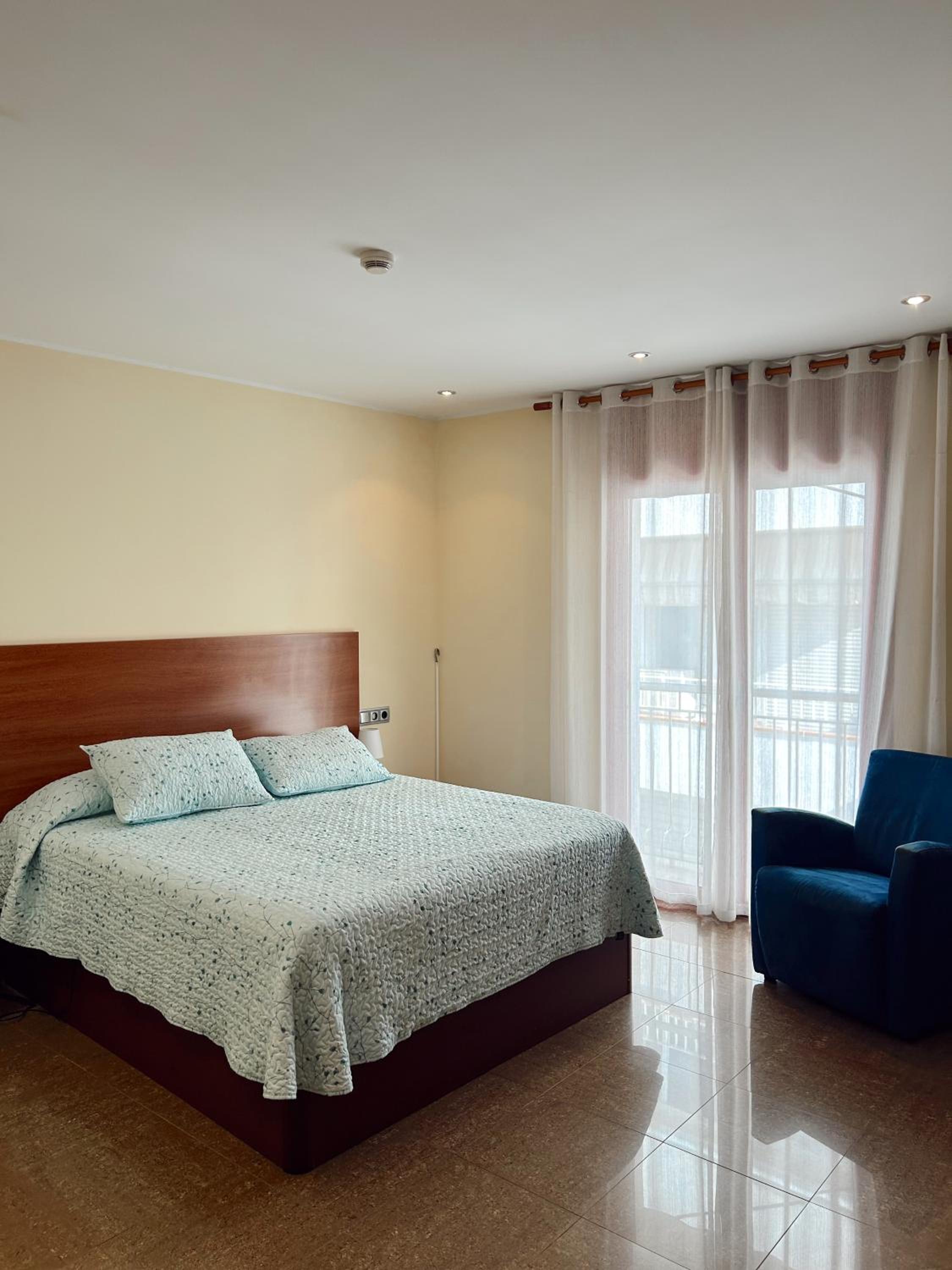 Habitación Deluxe (2 Adultos + 1 Niño)