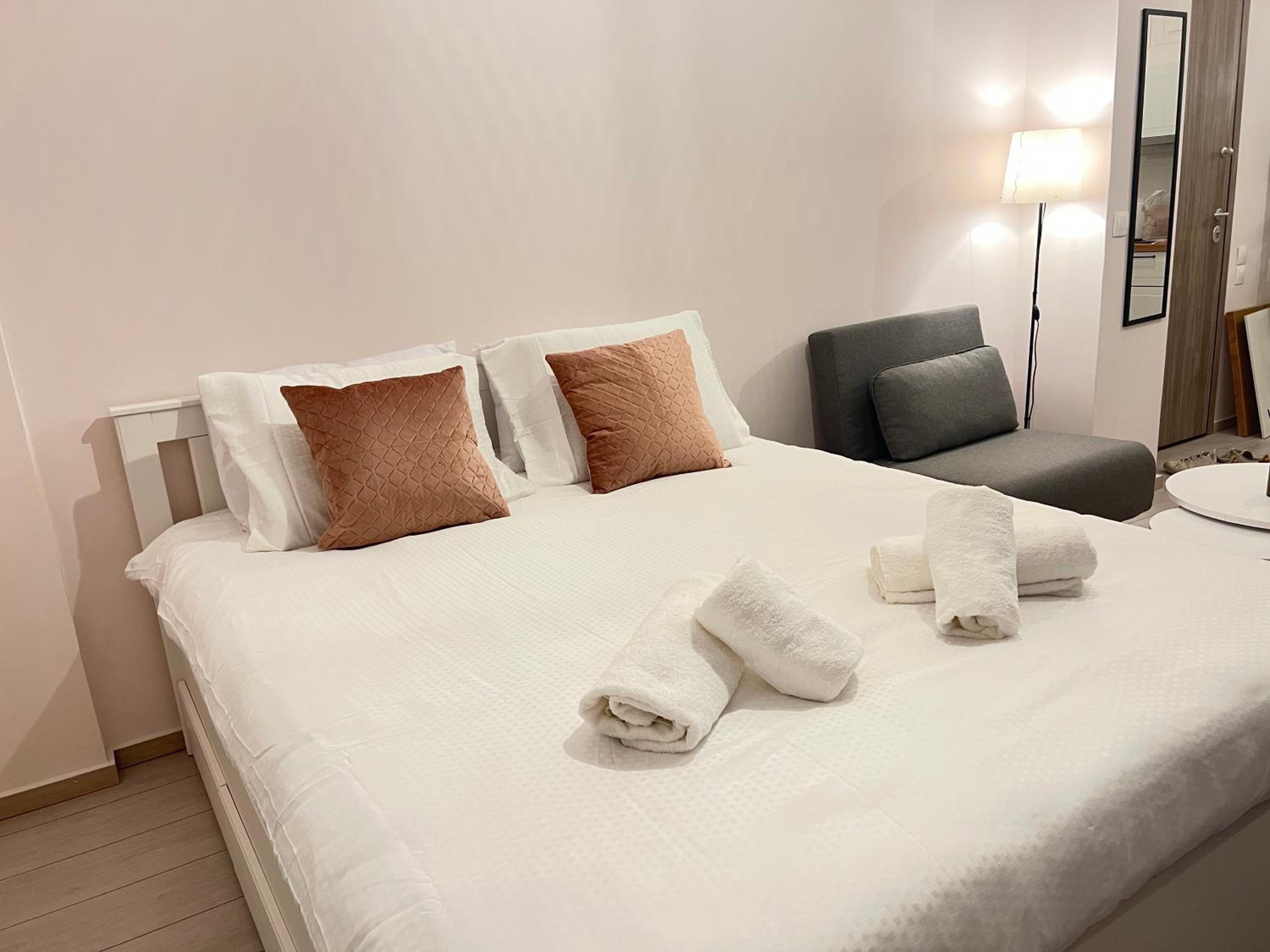 One-Bedroom Apartment