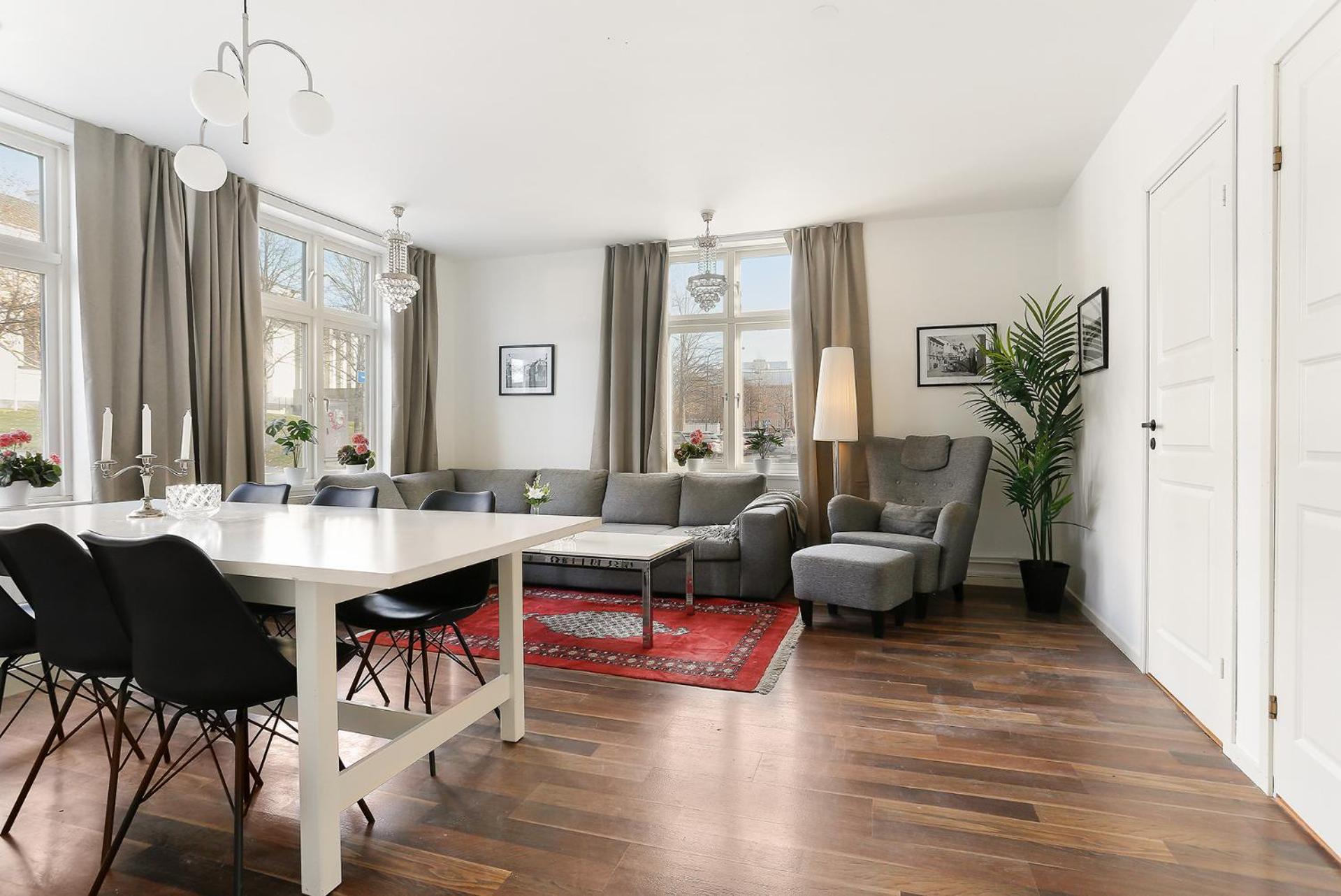 Five-Bedroom Deluxe Apartment photo 3
