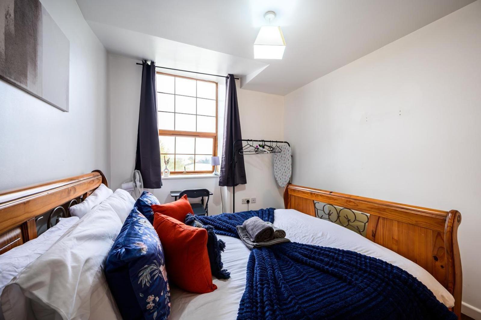 Three-Bedroom Apartment photo 1