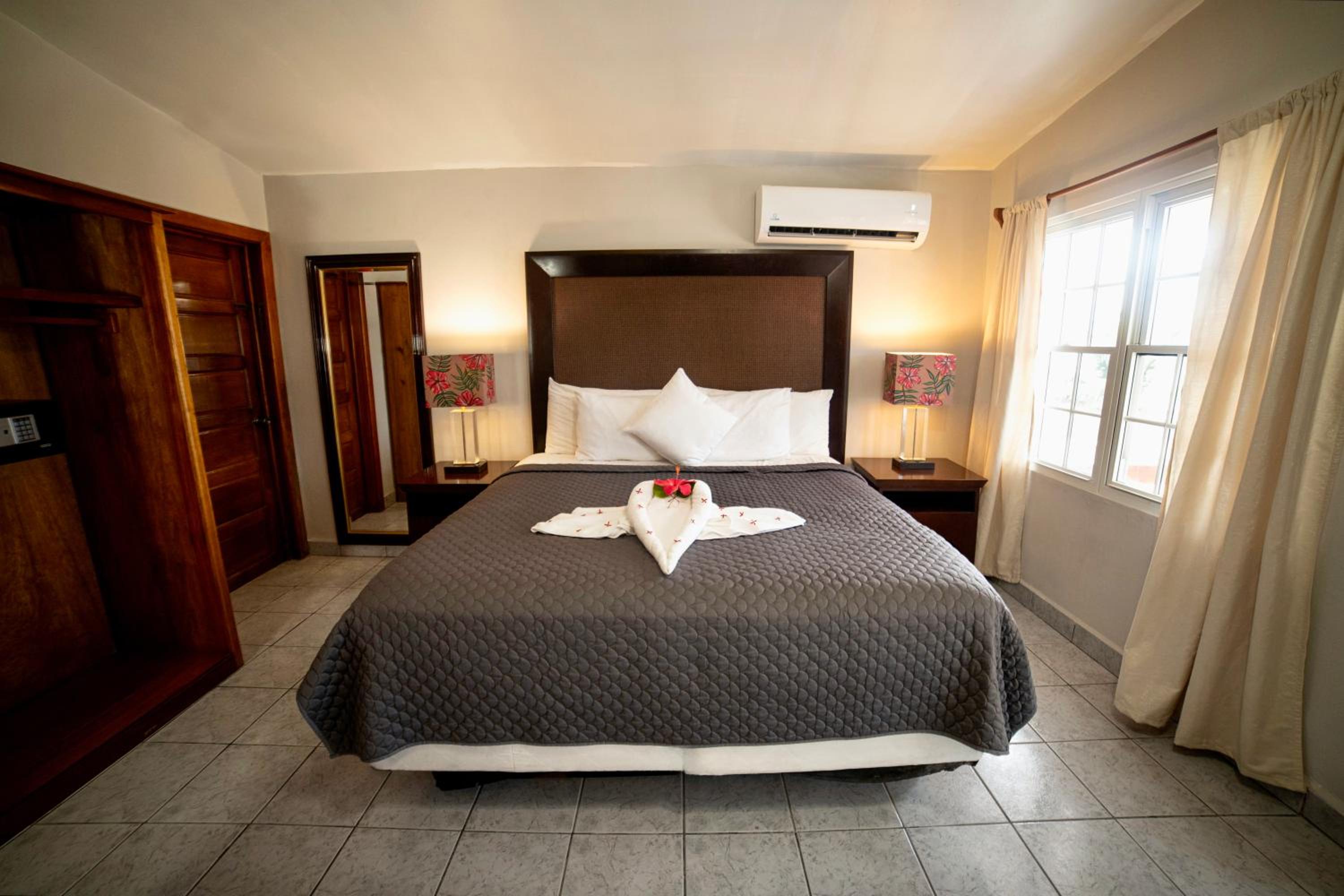 Queen Room with Sea View photo 1