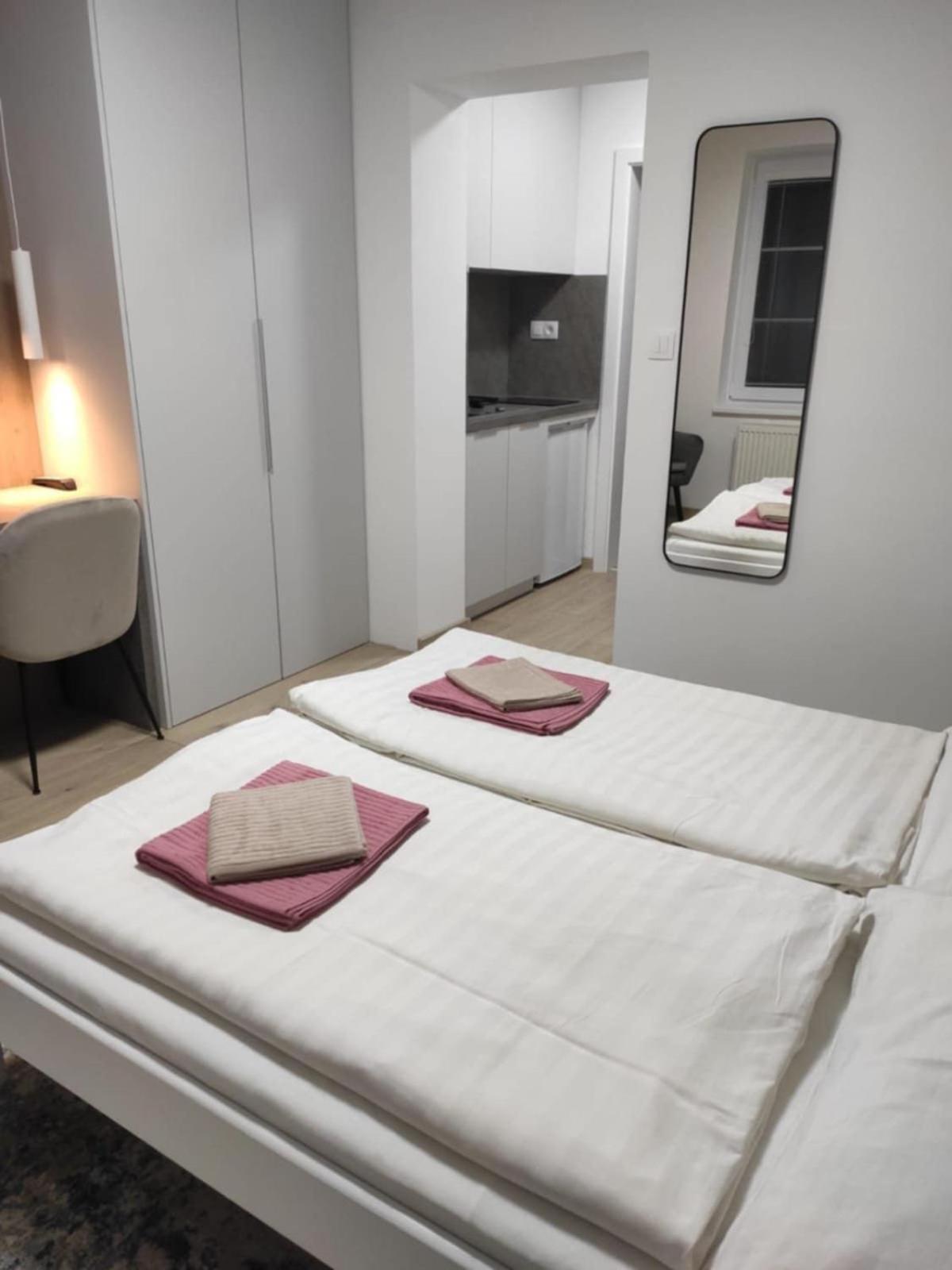 Deluxe Double Room with Balcony photo 2