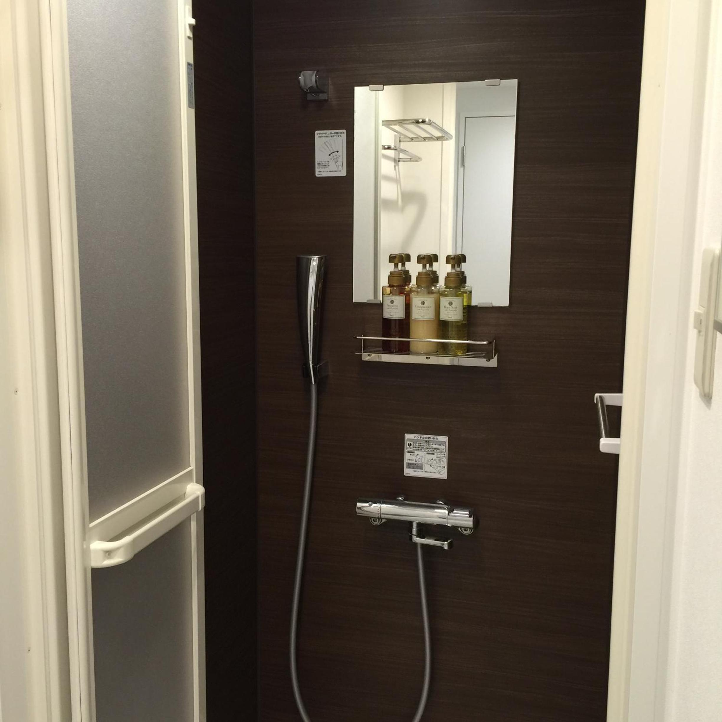 Two Capsule Rooms- Female Only photo 3