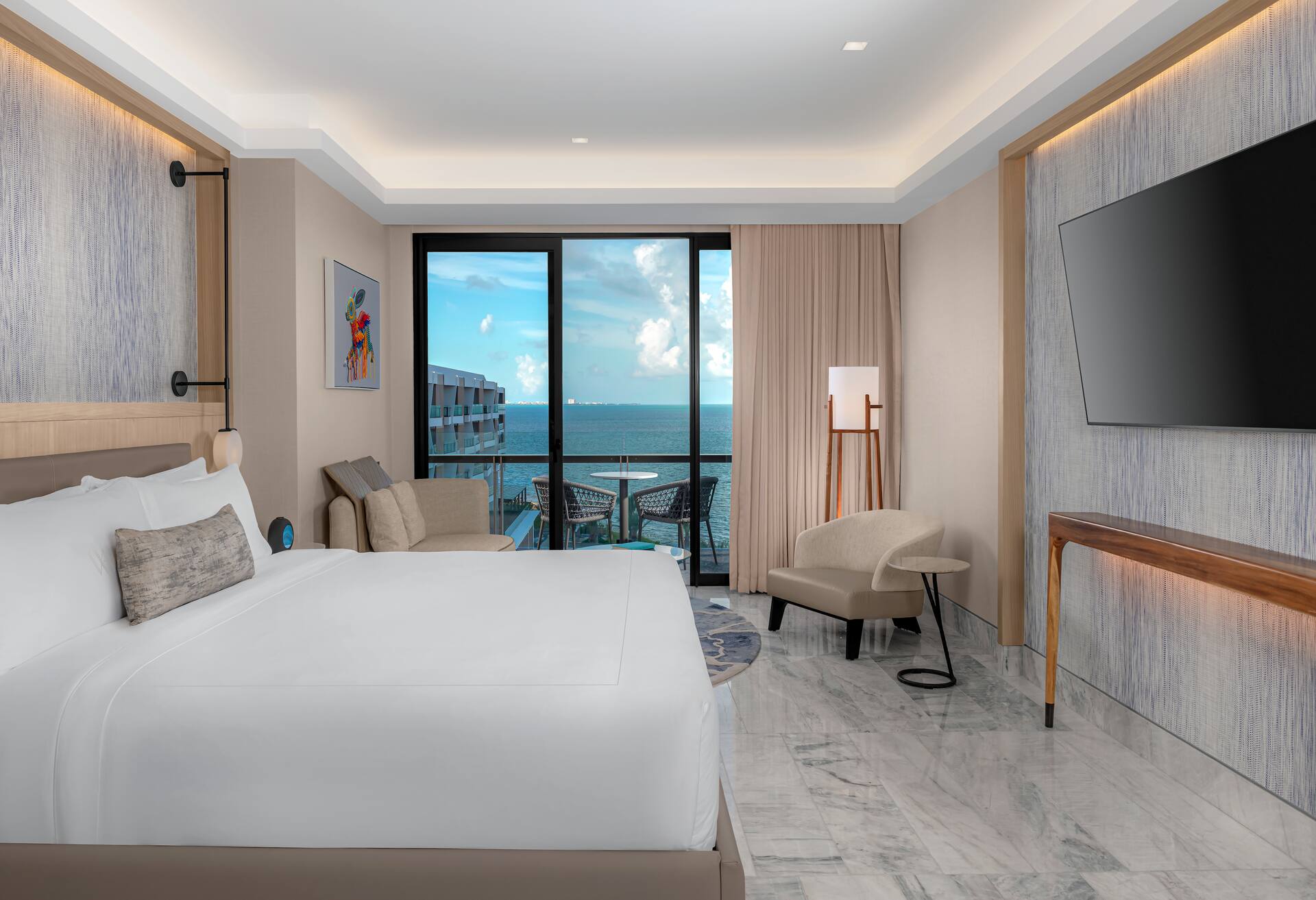 Deluxe Ocean Front Suite with King Bed
