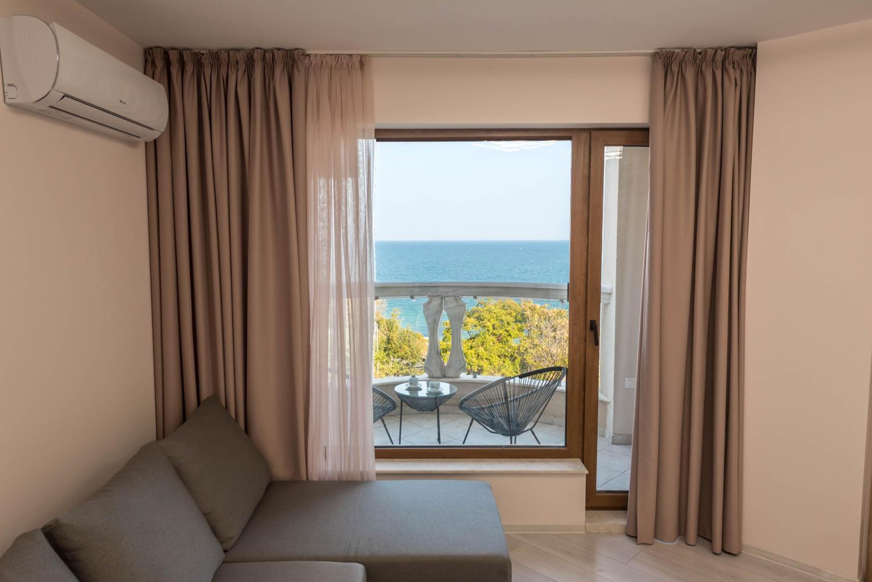 One-Bedroom Premium Apartment with Ocean View photo 2