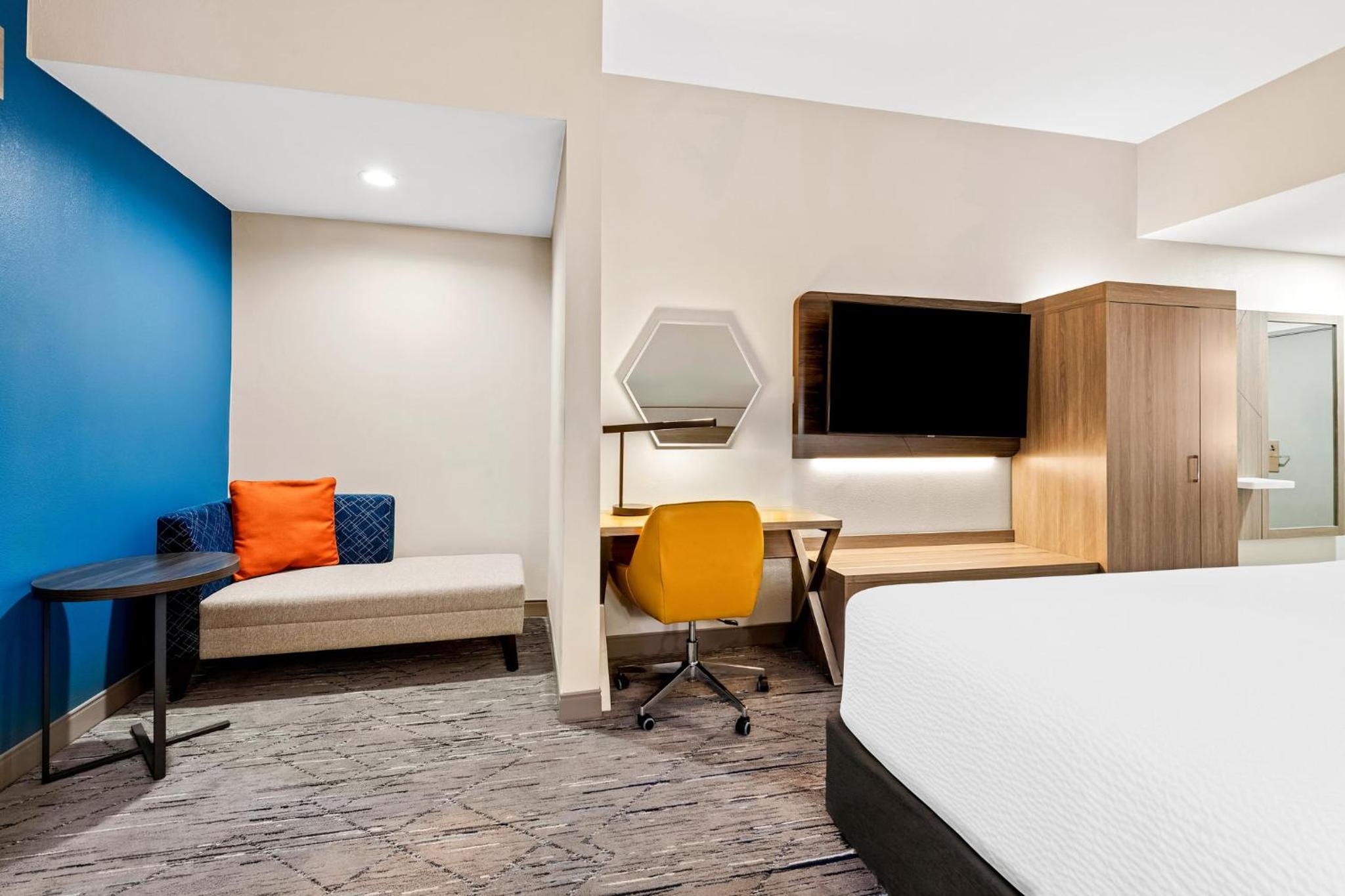 Standard King Room - Photo 2