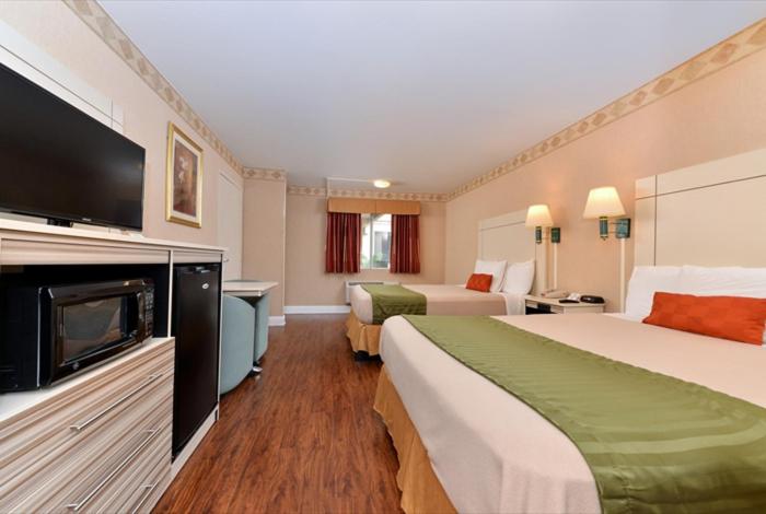 Double Queen Room - Photo 2