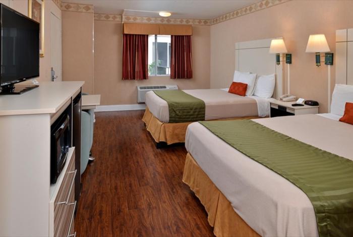 Double Queen Room - Photo 3