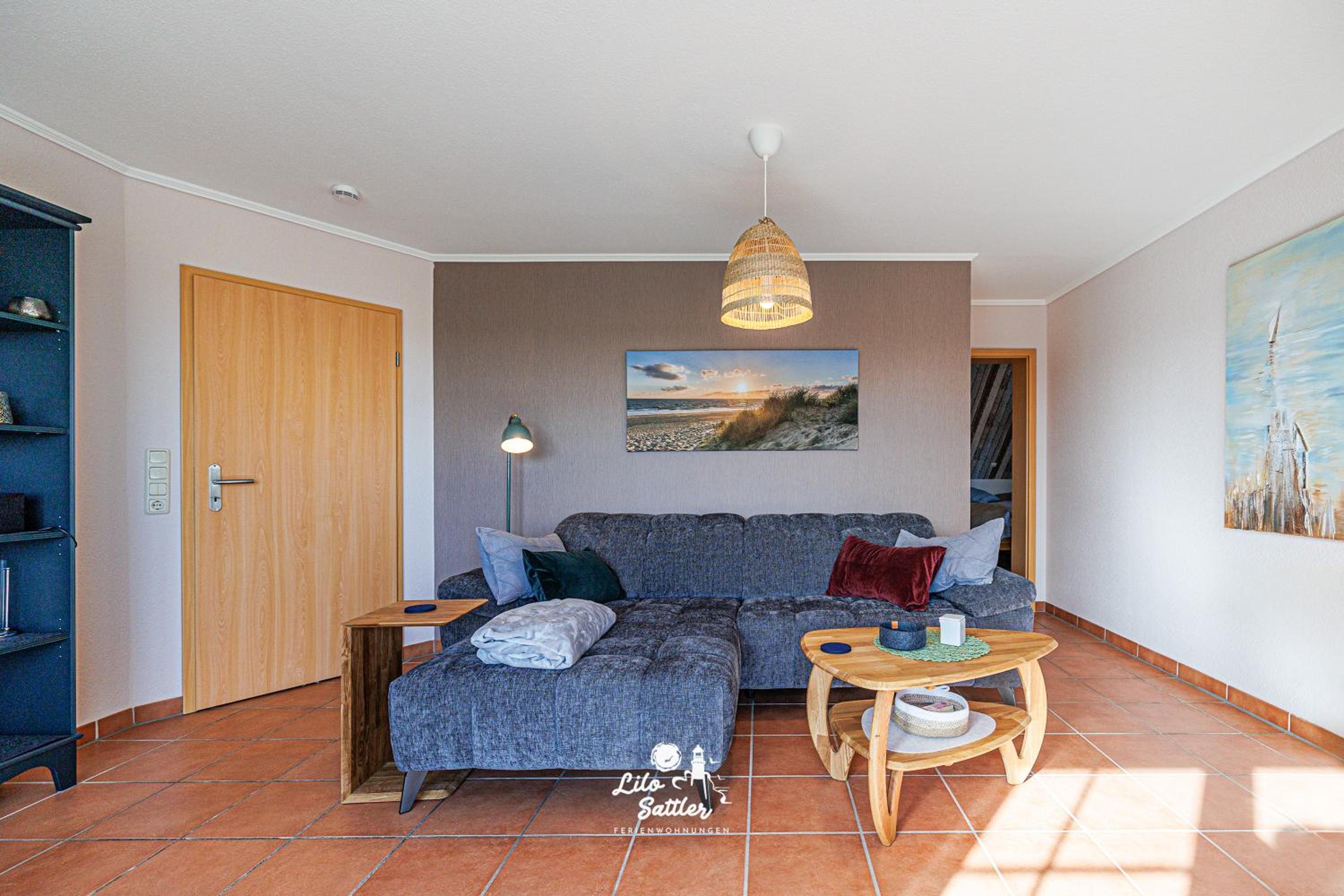 Apartment with Balcony photo 3