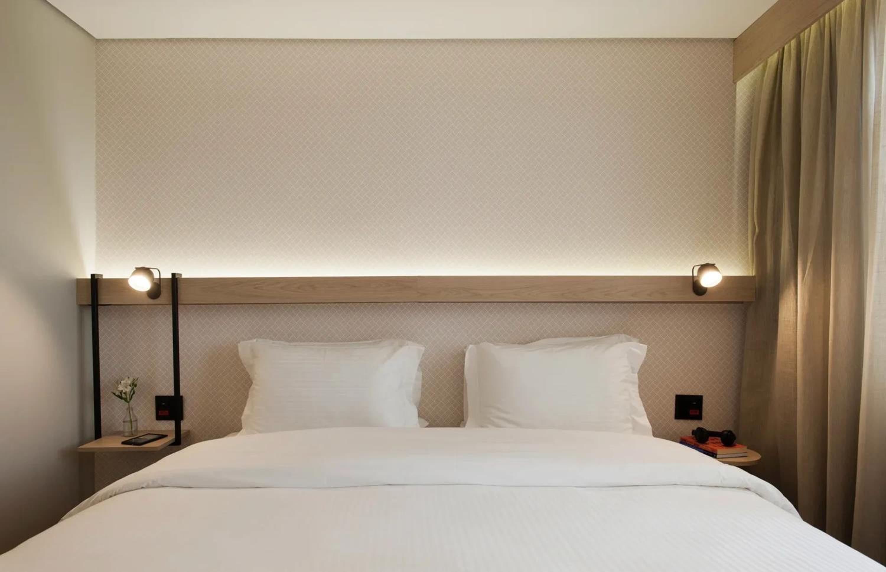 Double Suite - 1 King Bed