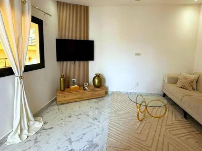 One-Bedroom Apartment With Balcony And City View