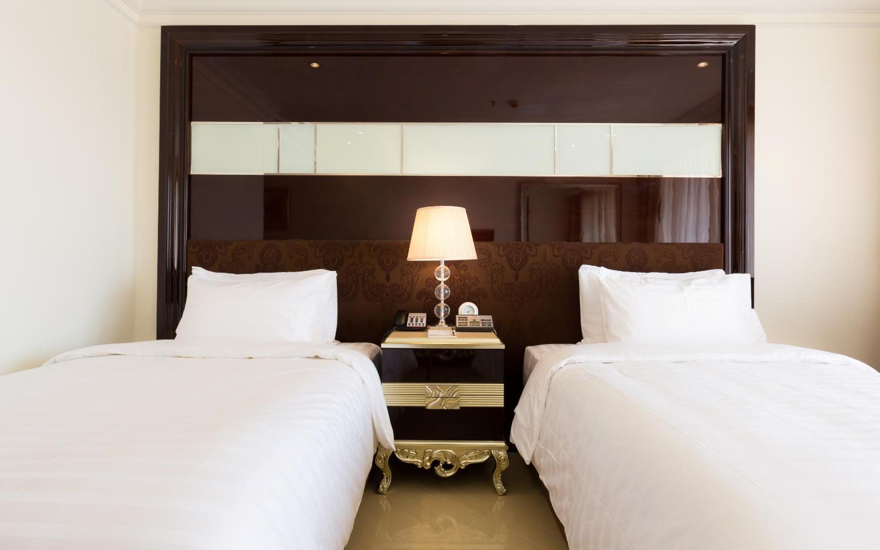 Deluxe Twin Room photo 2
