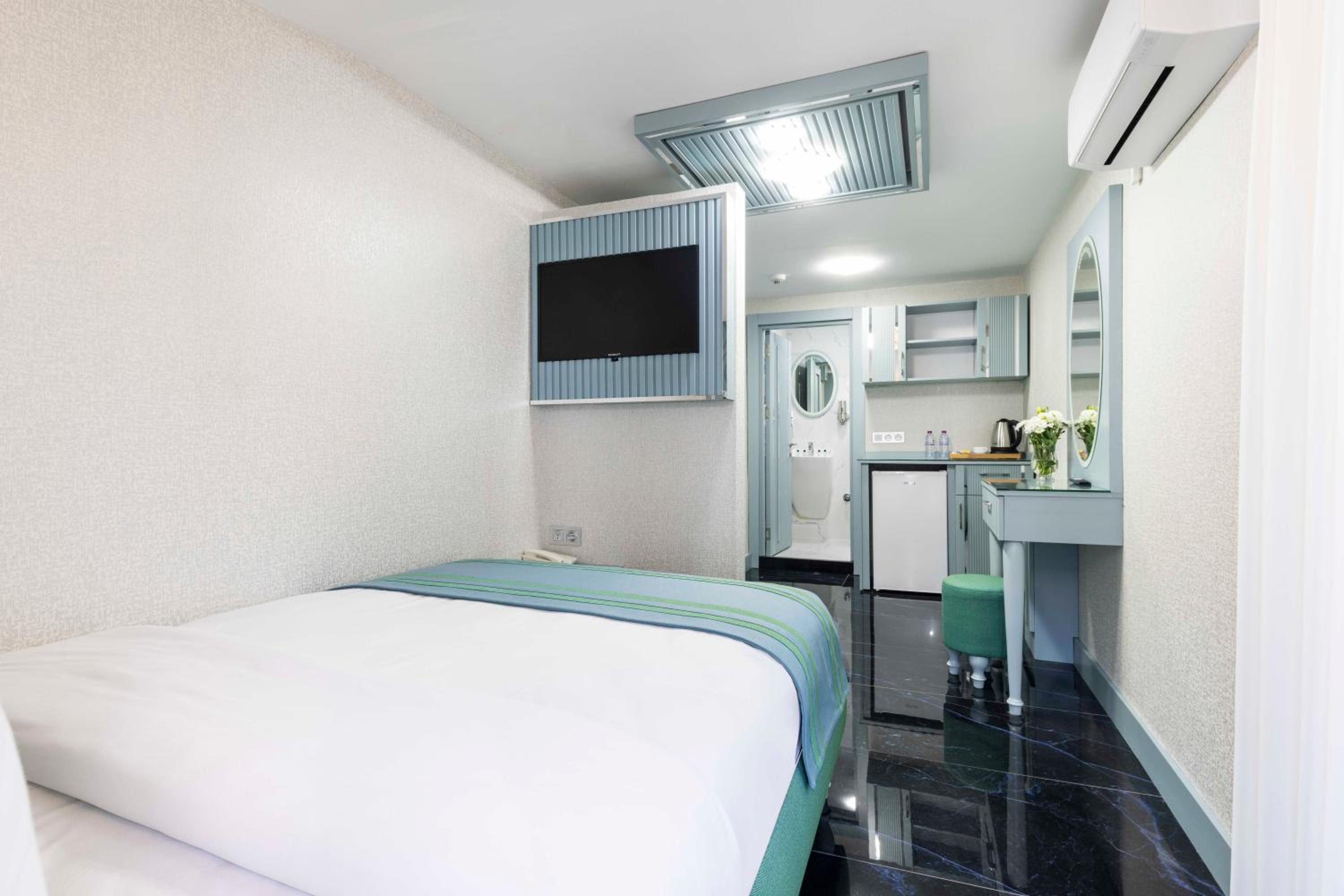 Deluxe Double Room photo 2