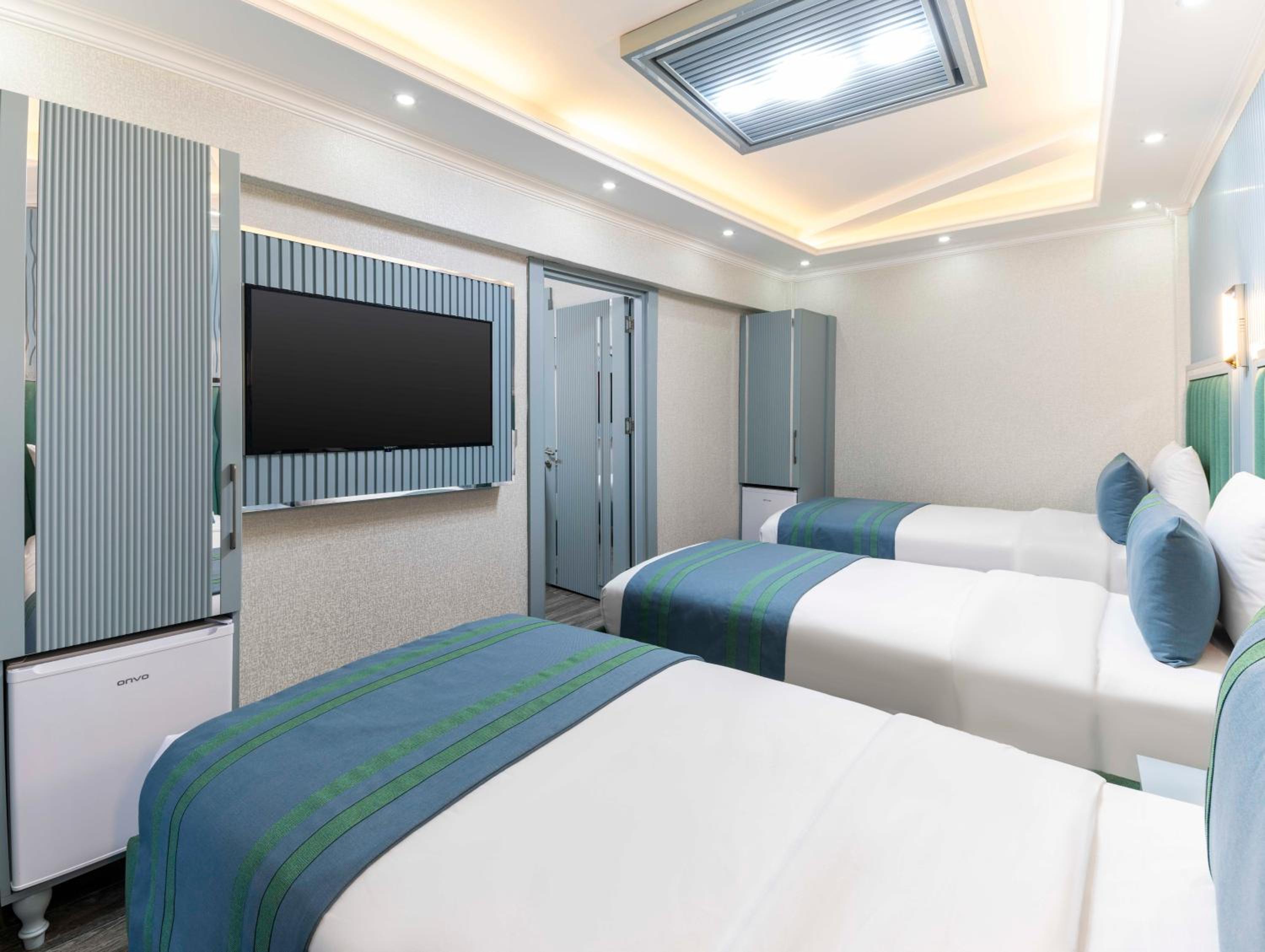 Deluxe Suite photo 3