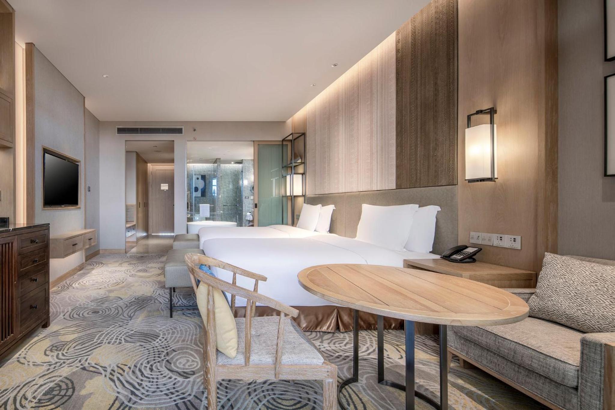 Standard Twin Room thumbnail 5