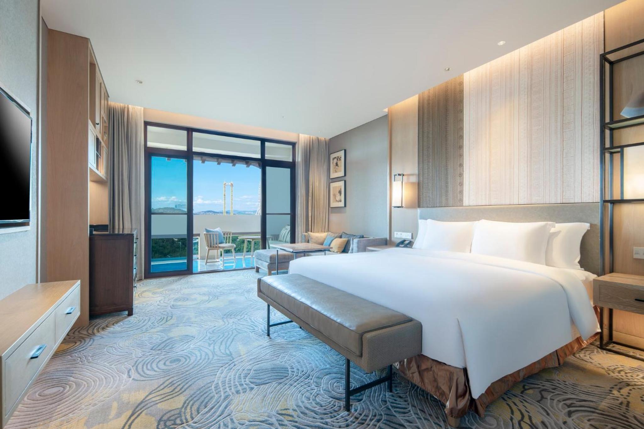 Standard King Room with Garden View