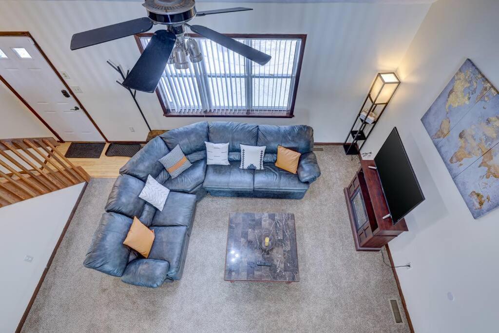 Three-Bedroom House photo 2