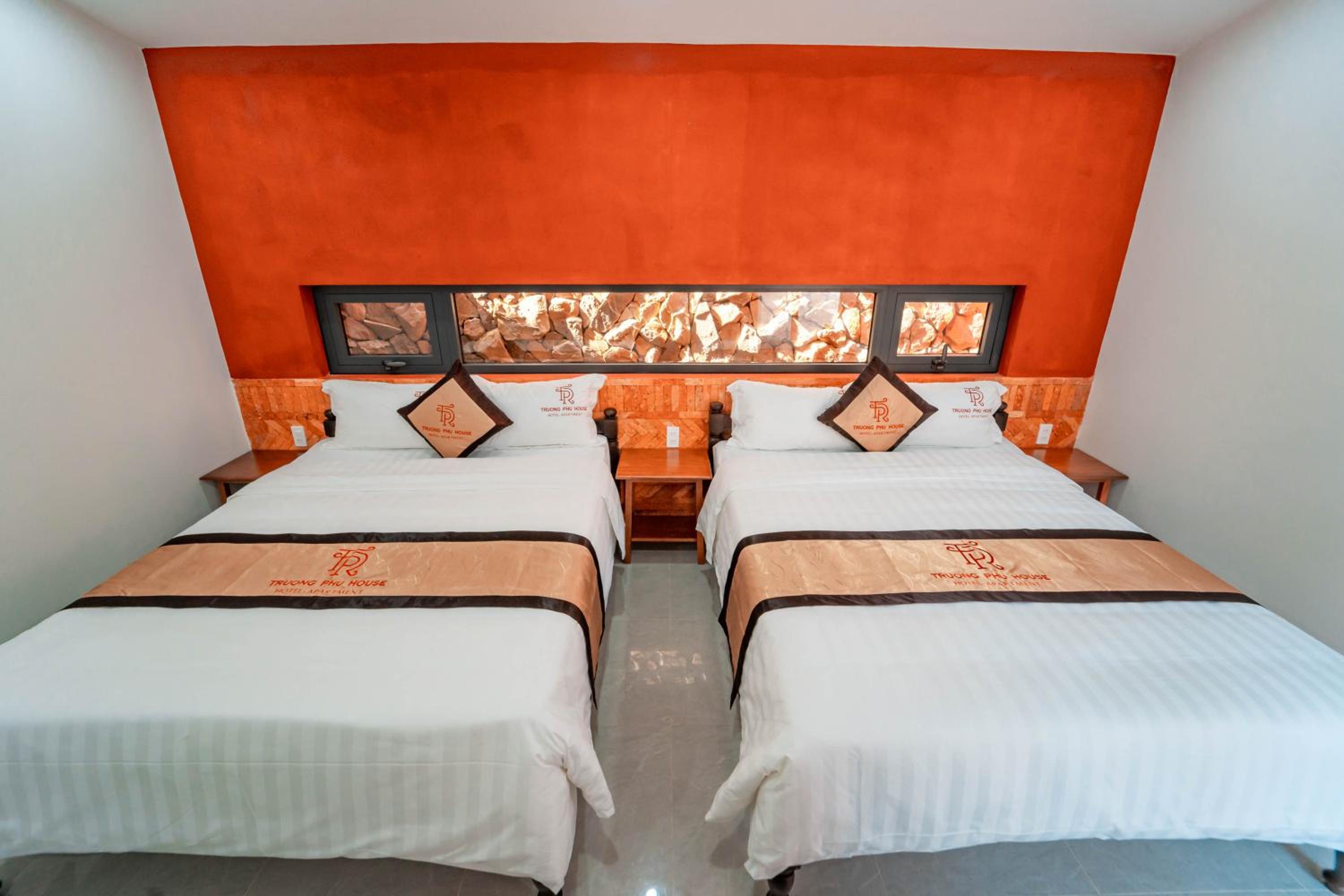 Deluxe Queen Room with Two Queen Beds photo 2