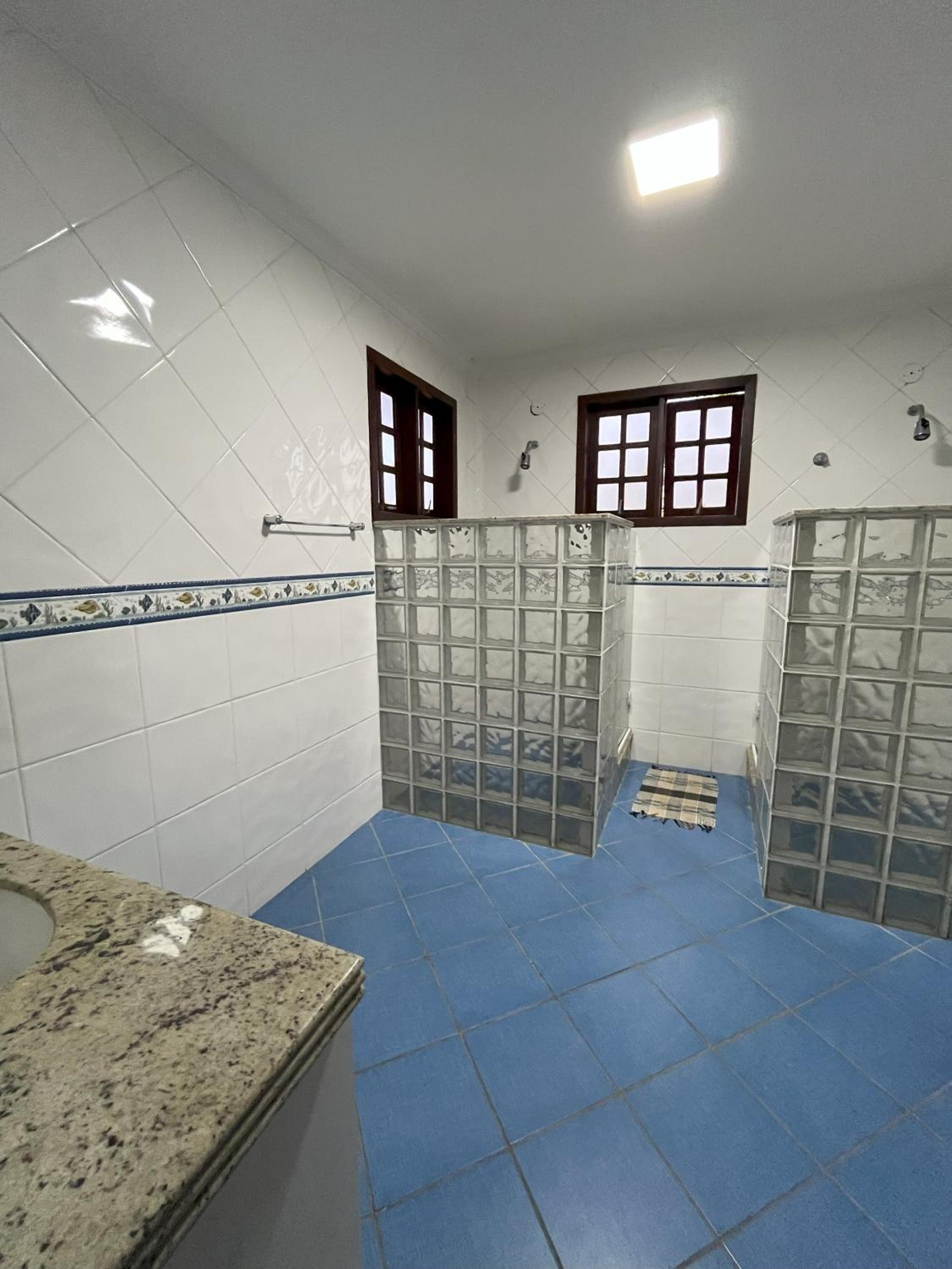 Family Room with Private Bathroom photo 2