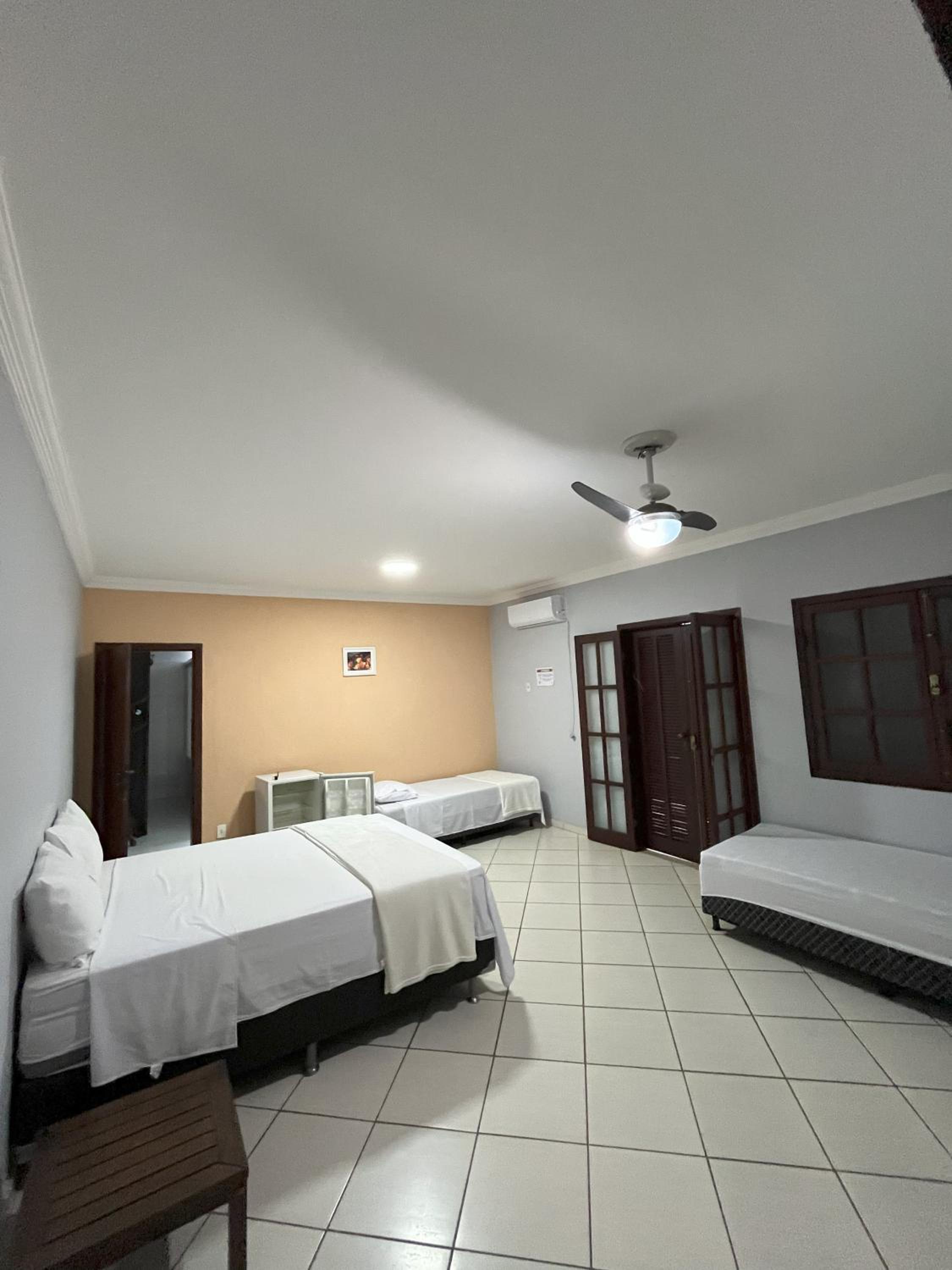Family Room with Private Bathroom photo 3