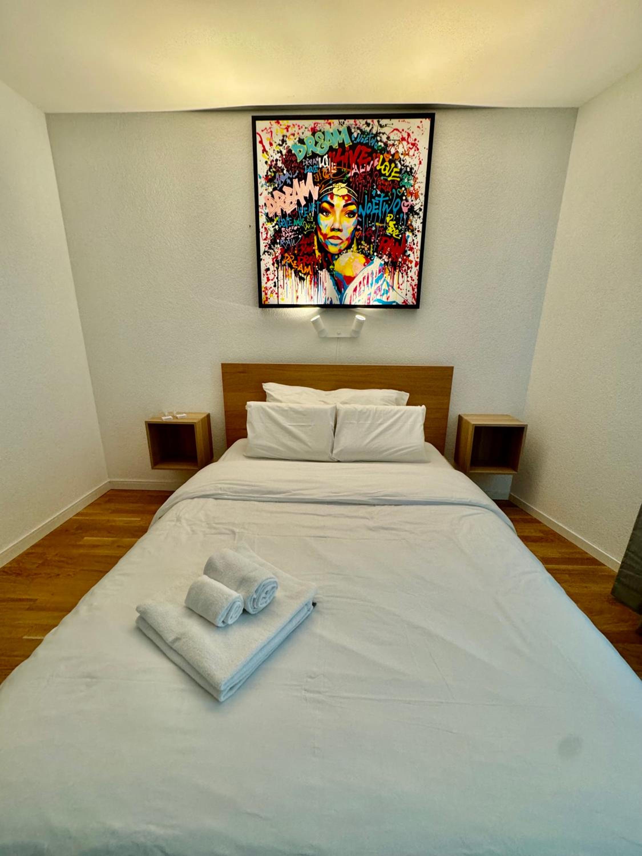Two-Bedroom Apartment with Lake View photo 3