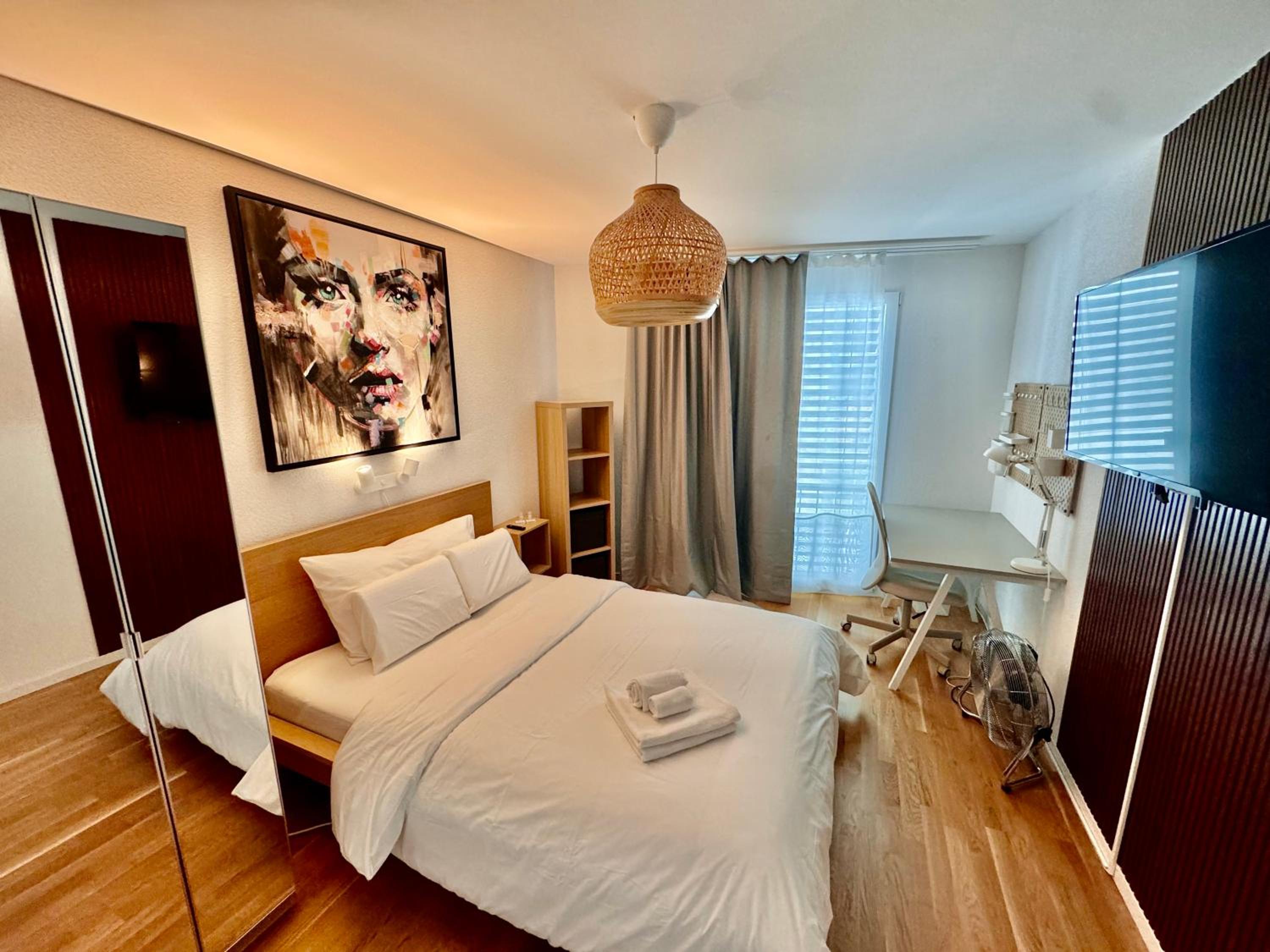Two-Bedroom Apartment with Lake View photo 2