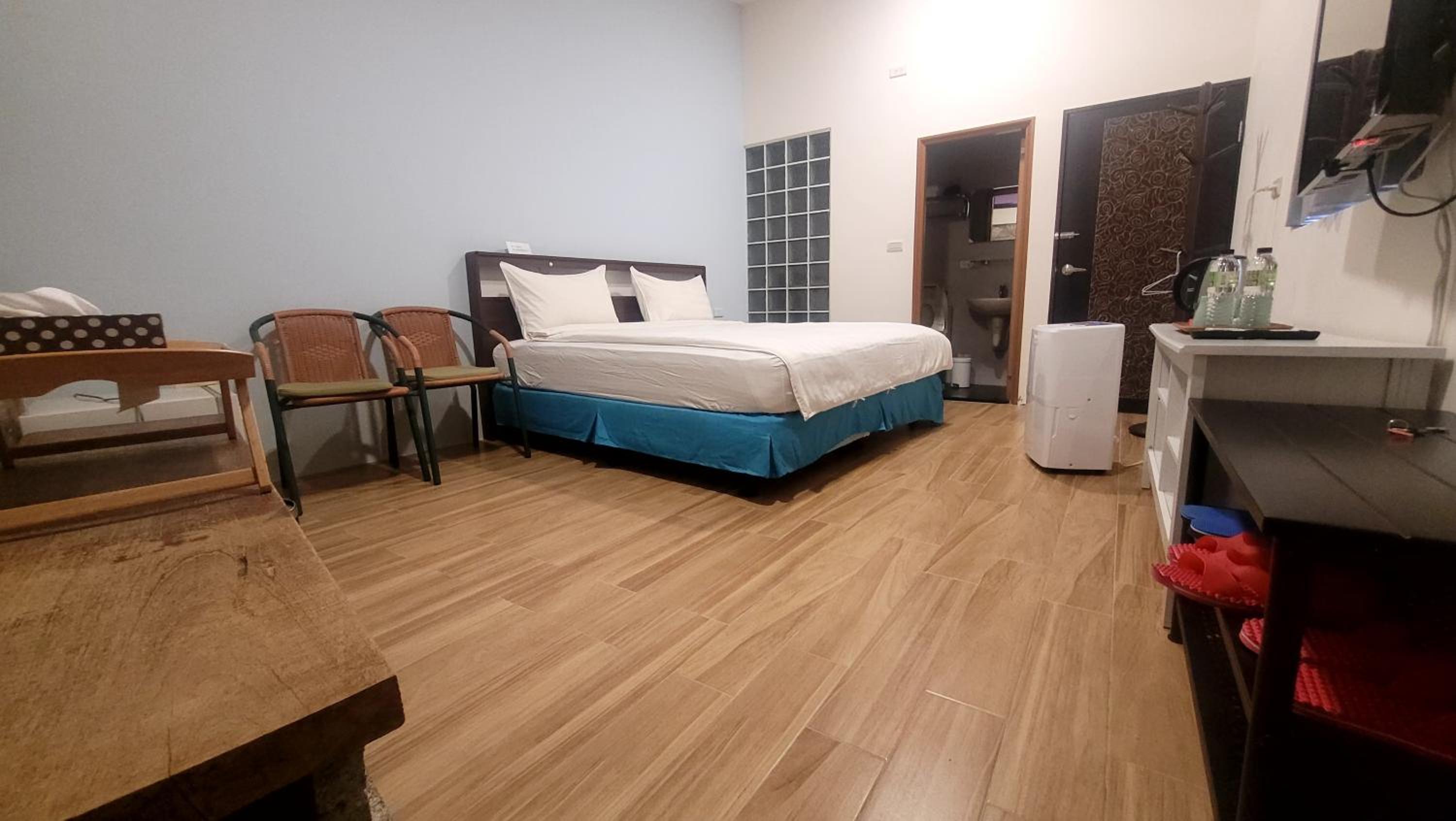 Queen Room - A photo 1
