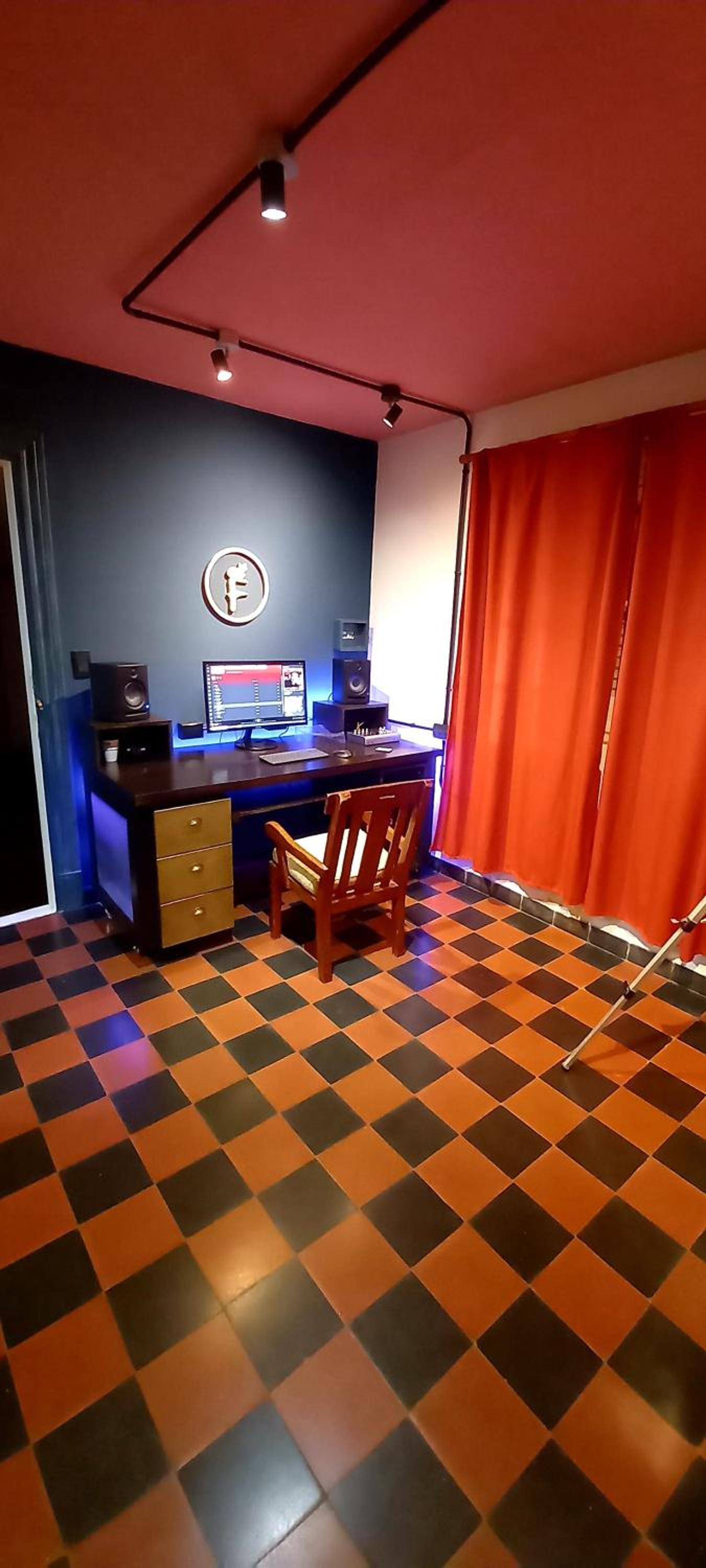 Three-Bedroom House photo 2