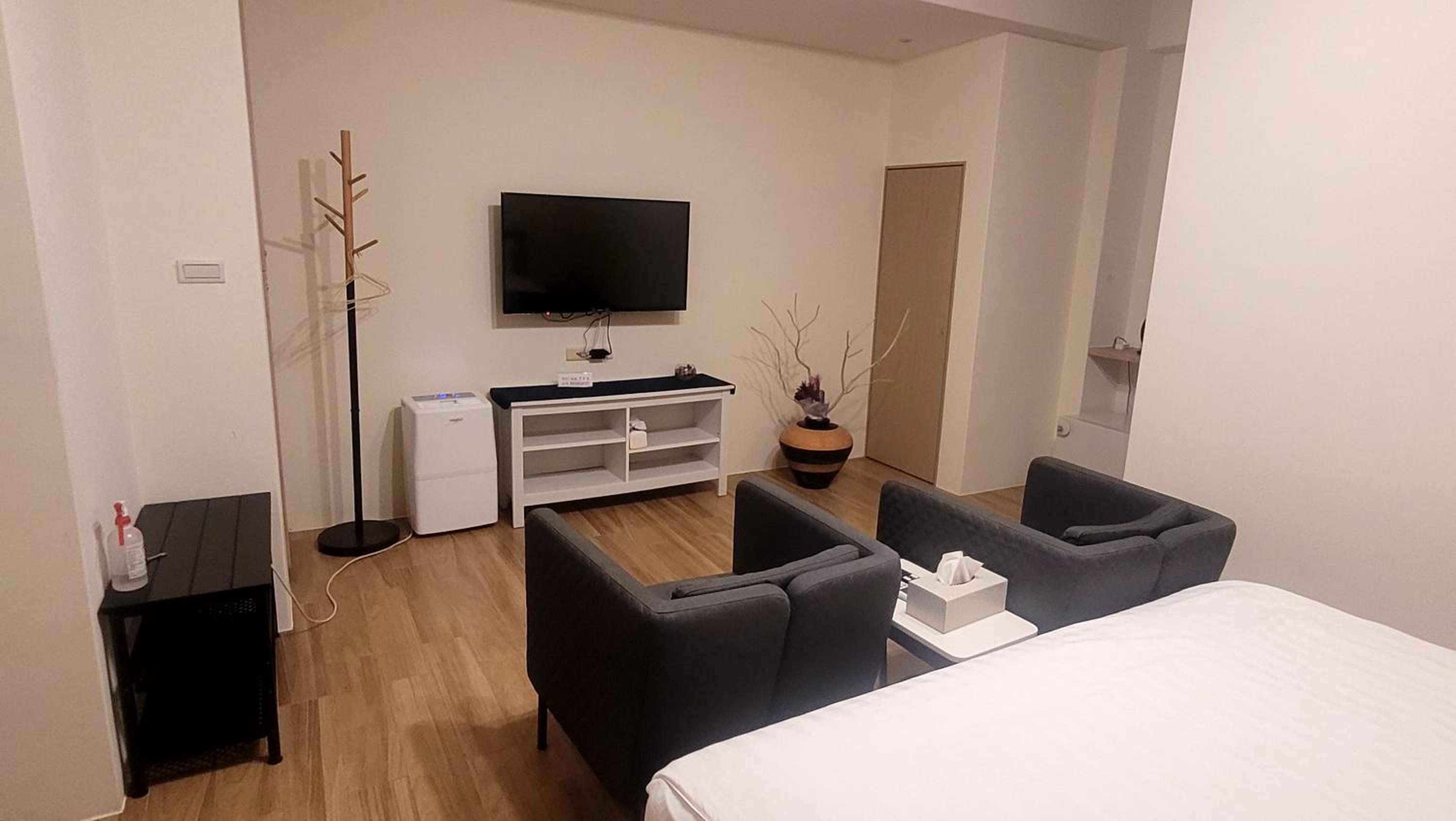 Queen Room - C photo 2