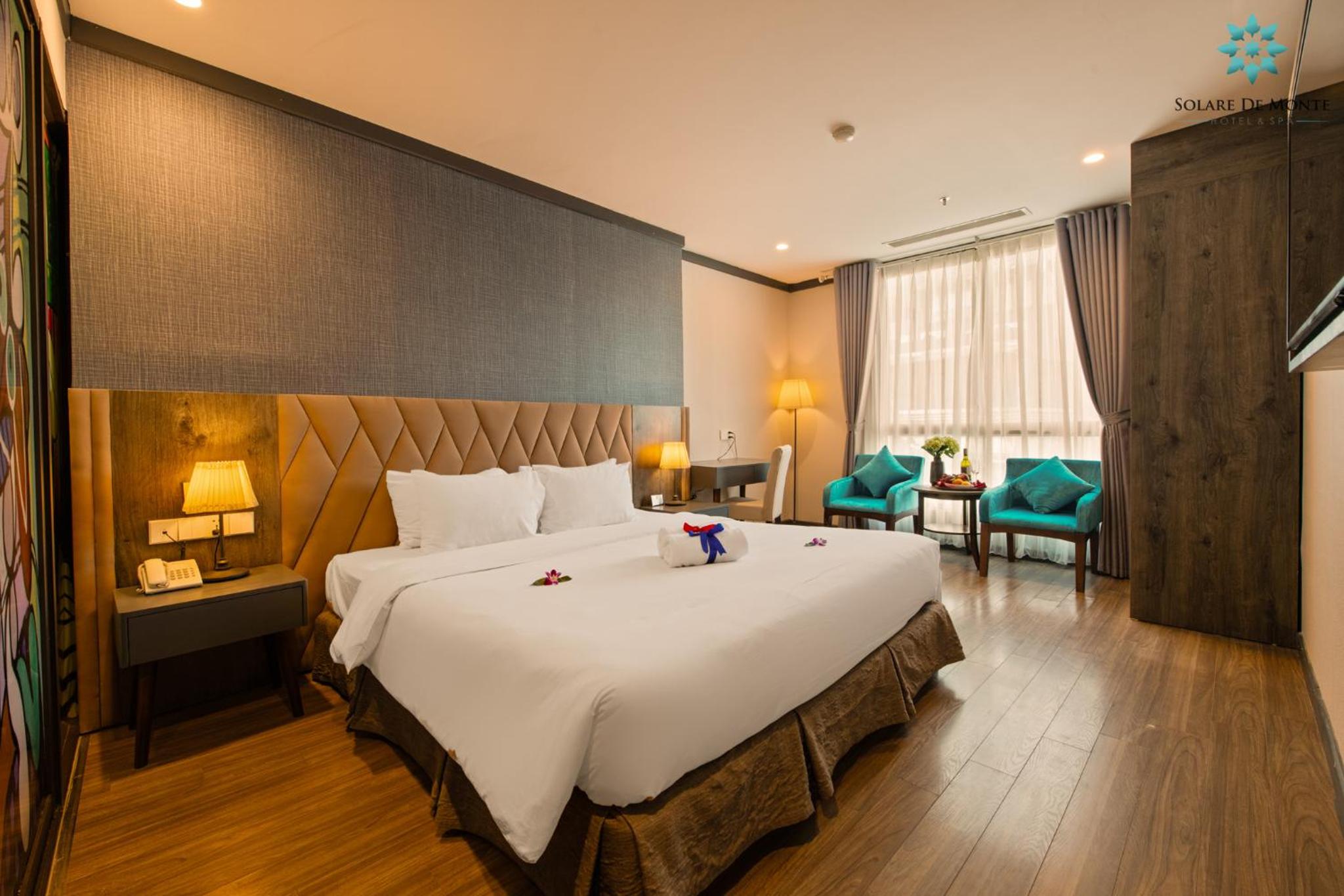 Junior Suite with City View