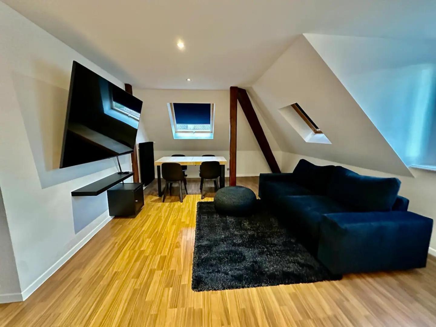 One-Bedroom Apartment - Non-Smoking photo 2