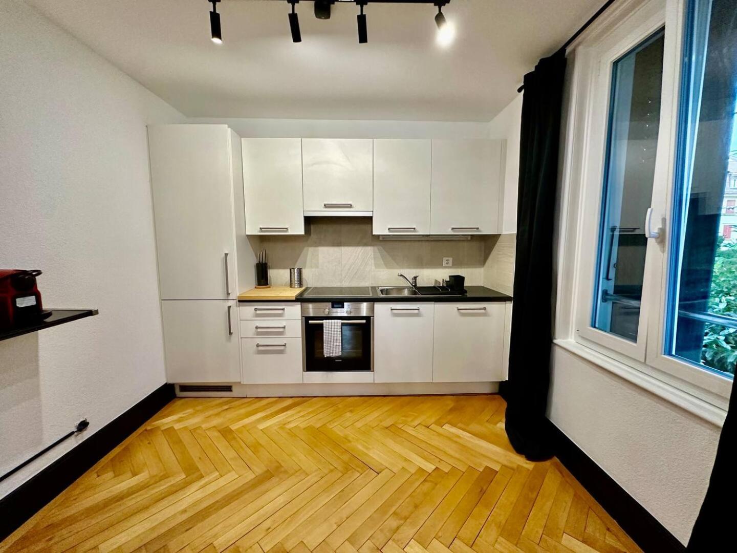 One-Bedroom Apartment - Non-Smoking photo 3