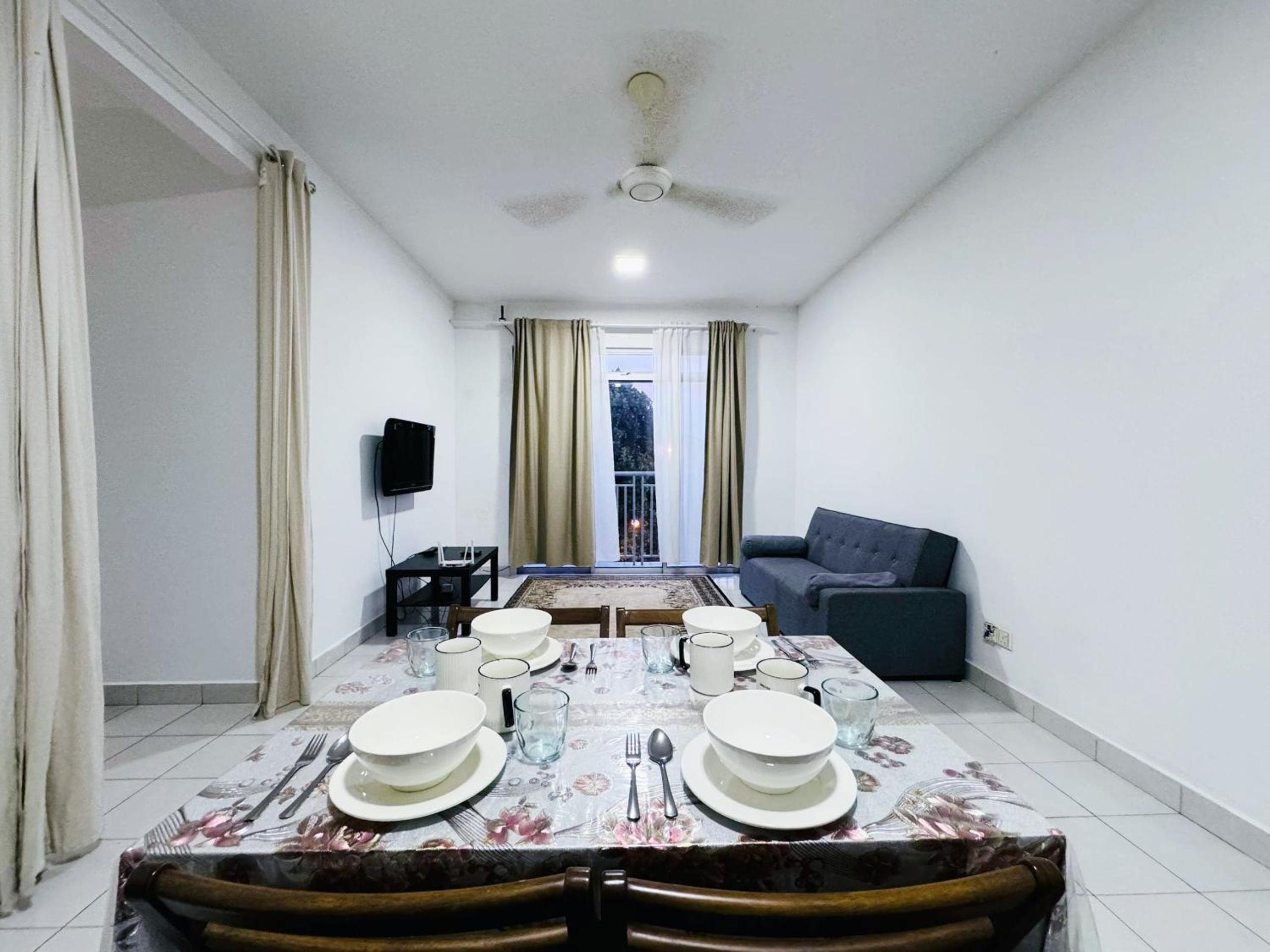 Three-Bedroom Apartment photo 2