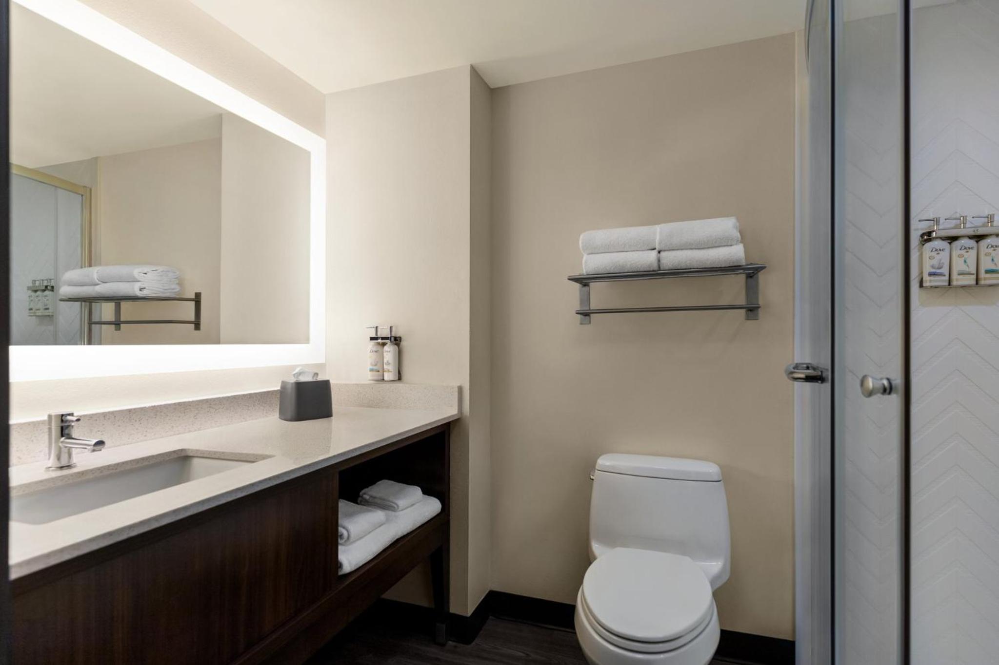 Standard King Room - Photo 2