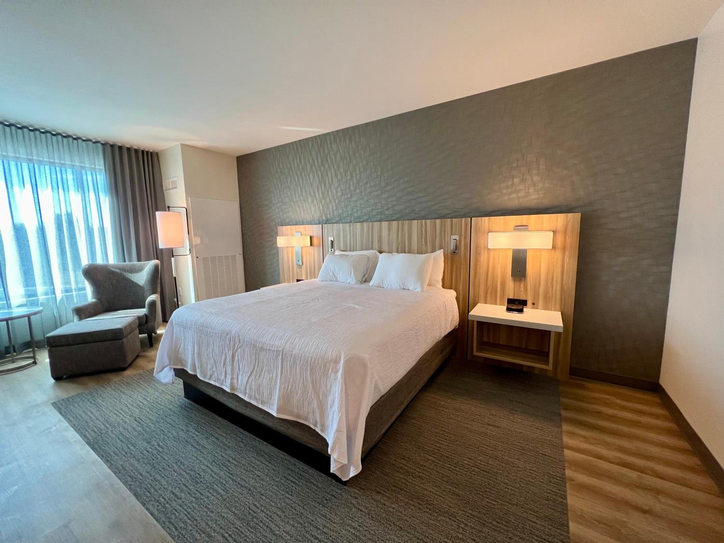 Standard King Room photo 1