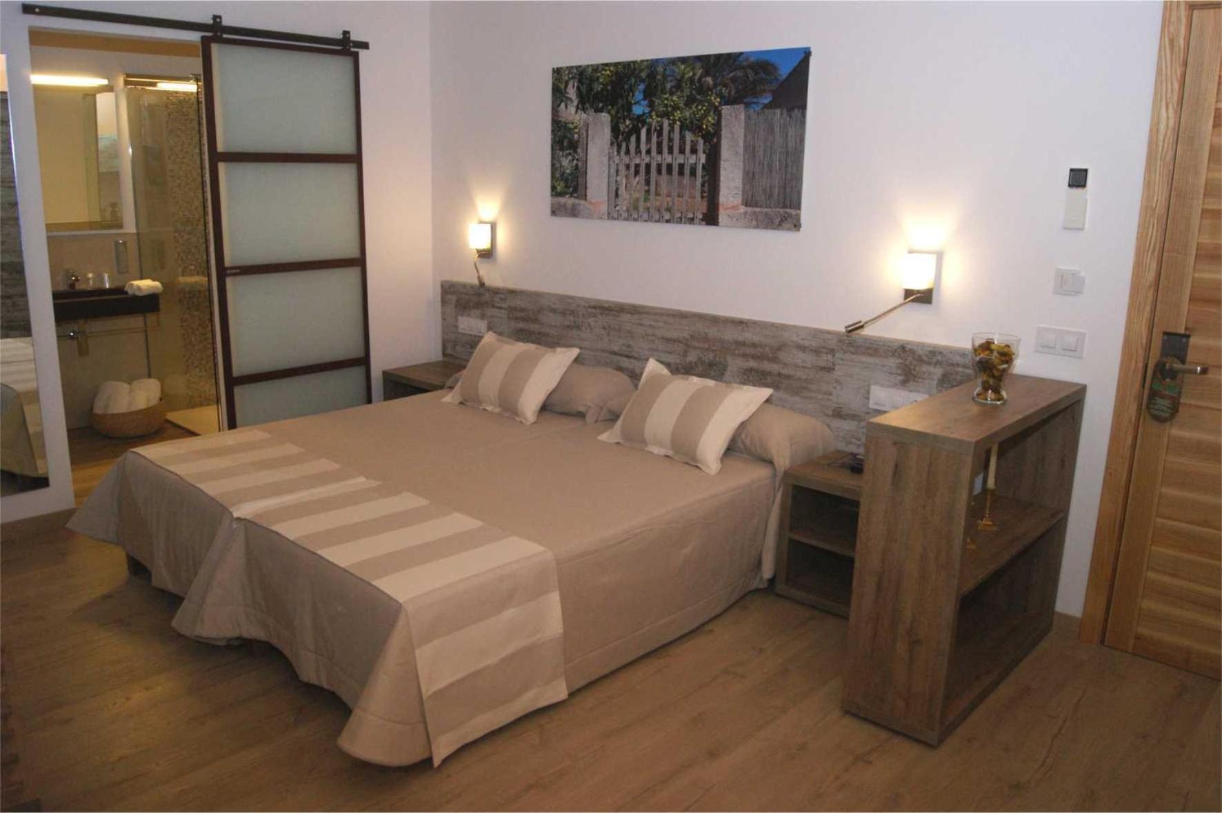 Double Room - Photo 2