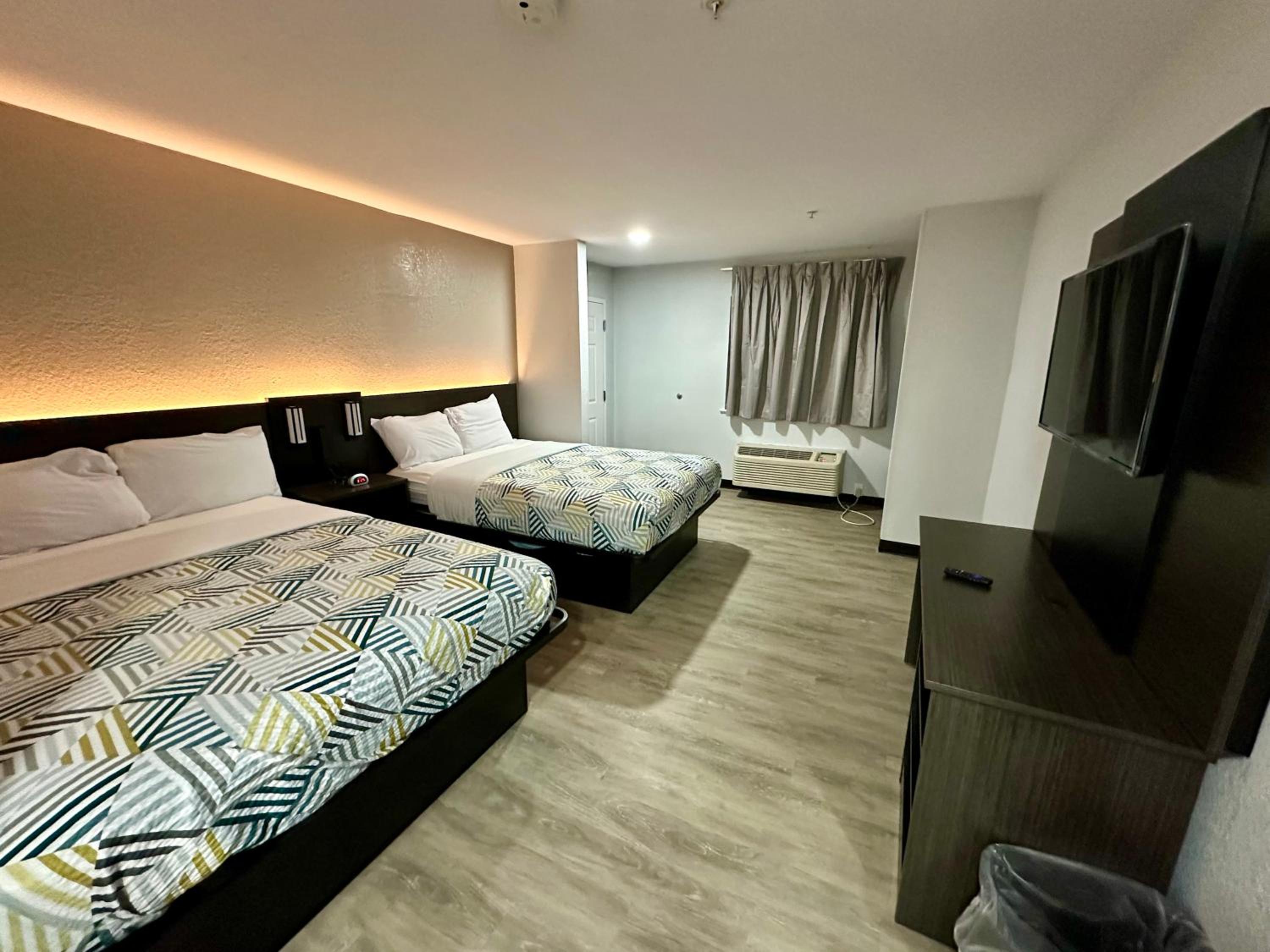 Quadruple Room - Disability Access - Non-Smoking