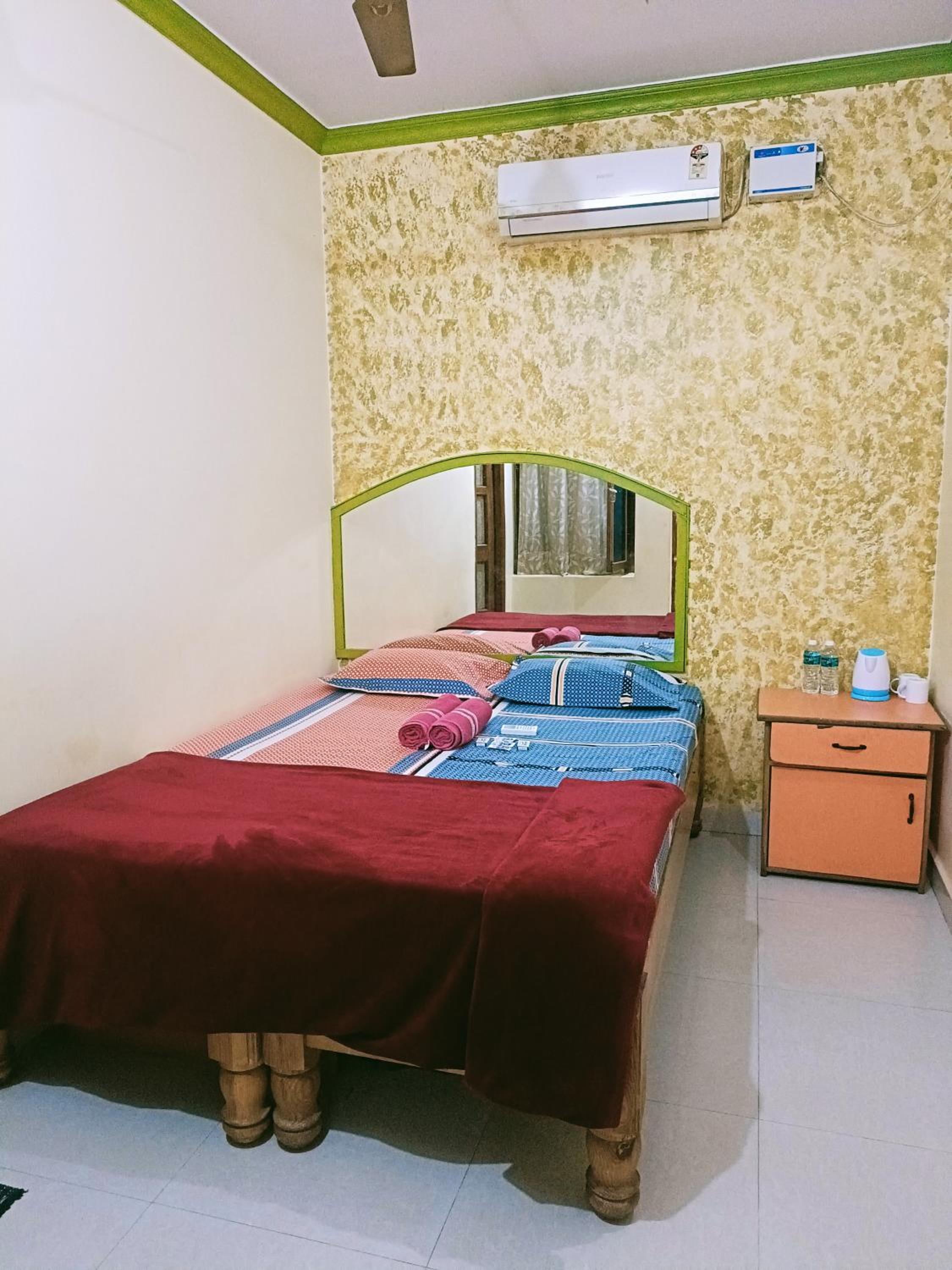 Standard Double or Twin Room - Photo 7