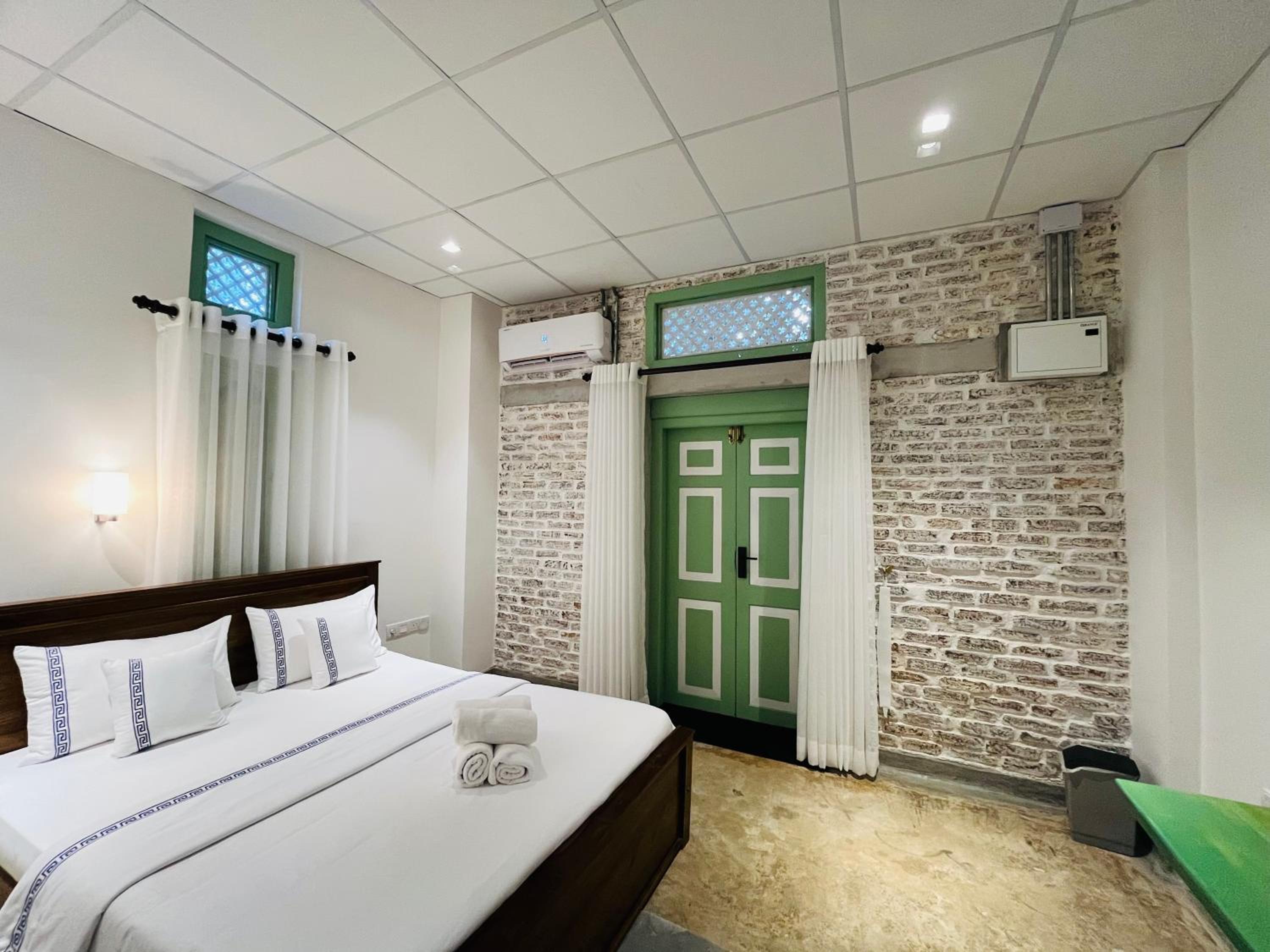 Deluxe Double Room with Free Airport Transfer photo 1
